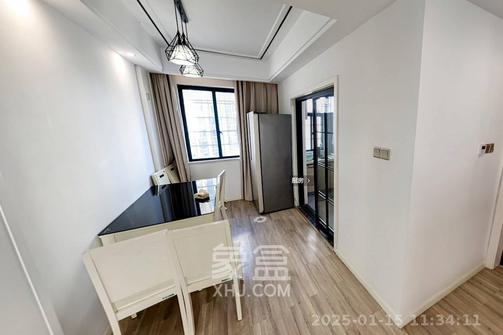 洋湖时代 3室2厅2卫 2700.0元/月 洋湖时代 3室2厅2卫 2700.0元/月室内图