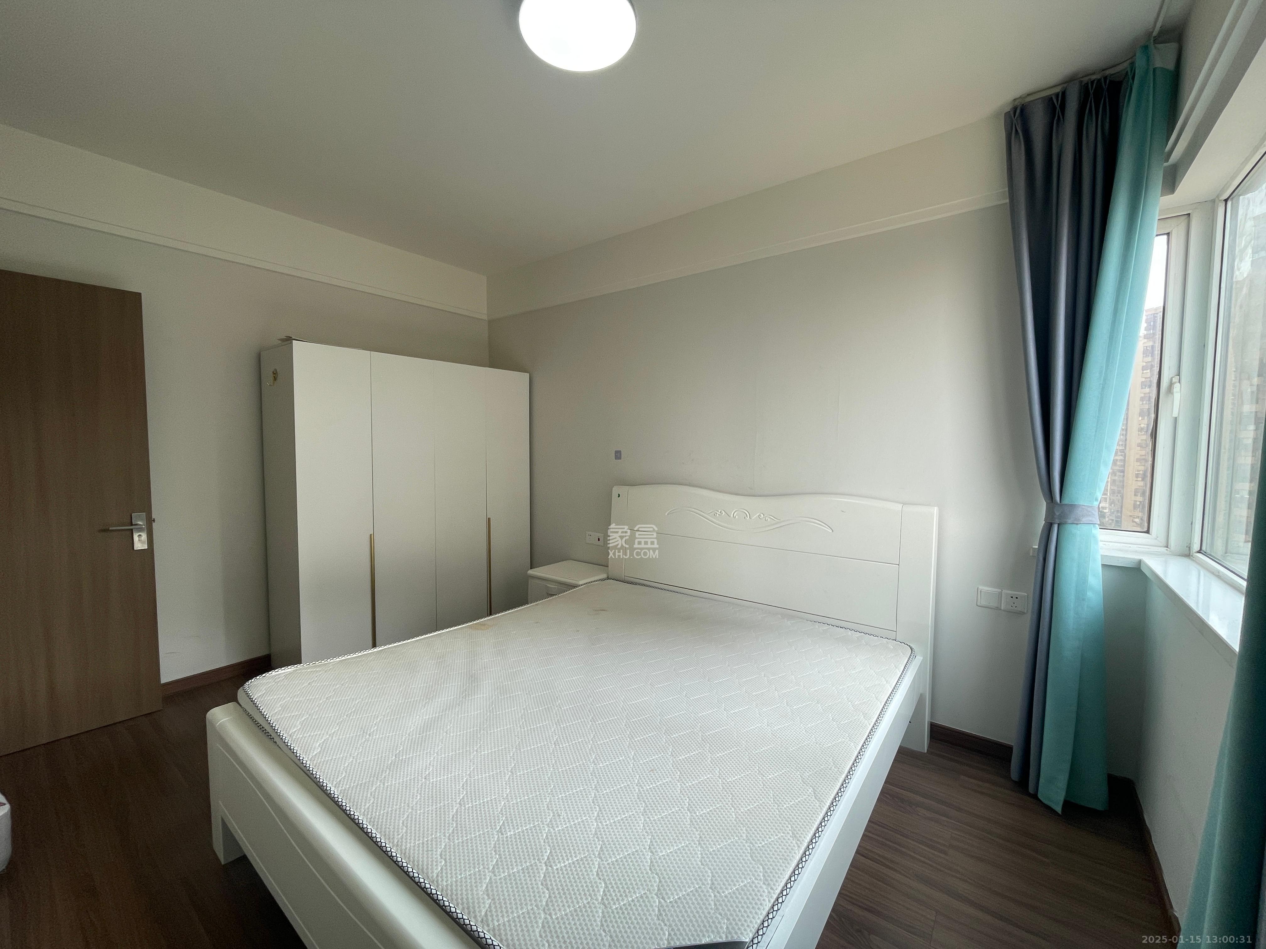 保利香槟国际  3室2厅1卫   2200.00元/月室内图