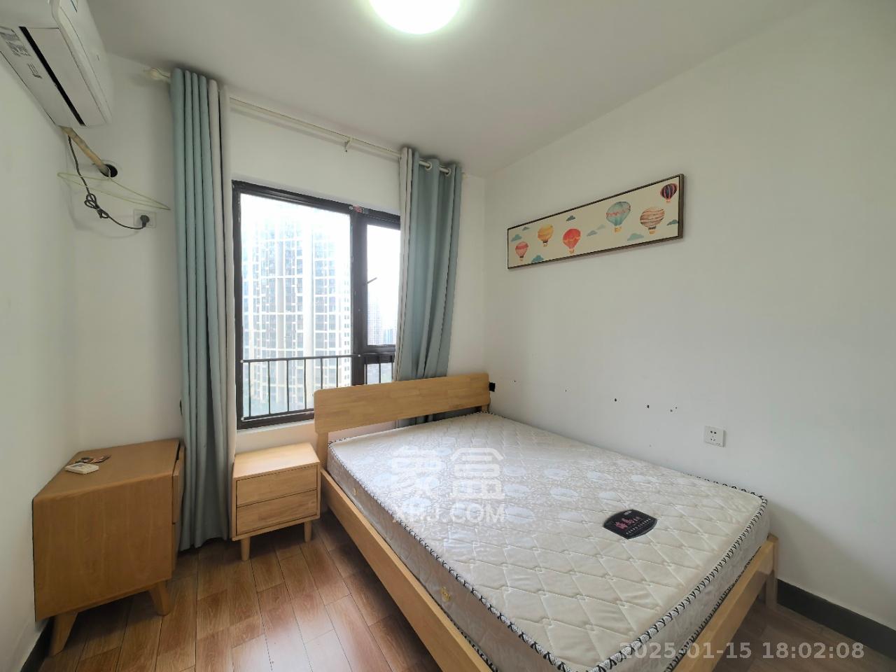卓越蔚蓝城邦  3室2厅2卫   2100.00元/月室内图