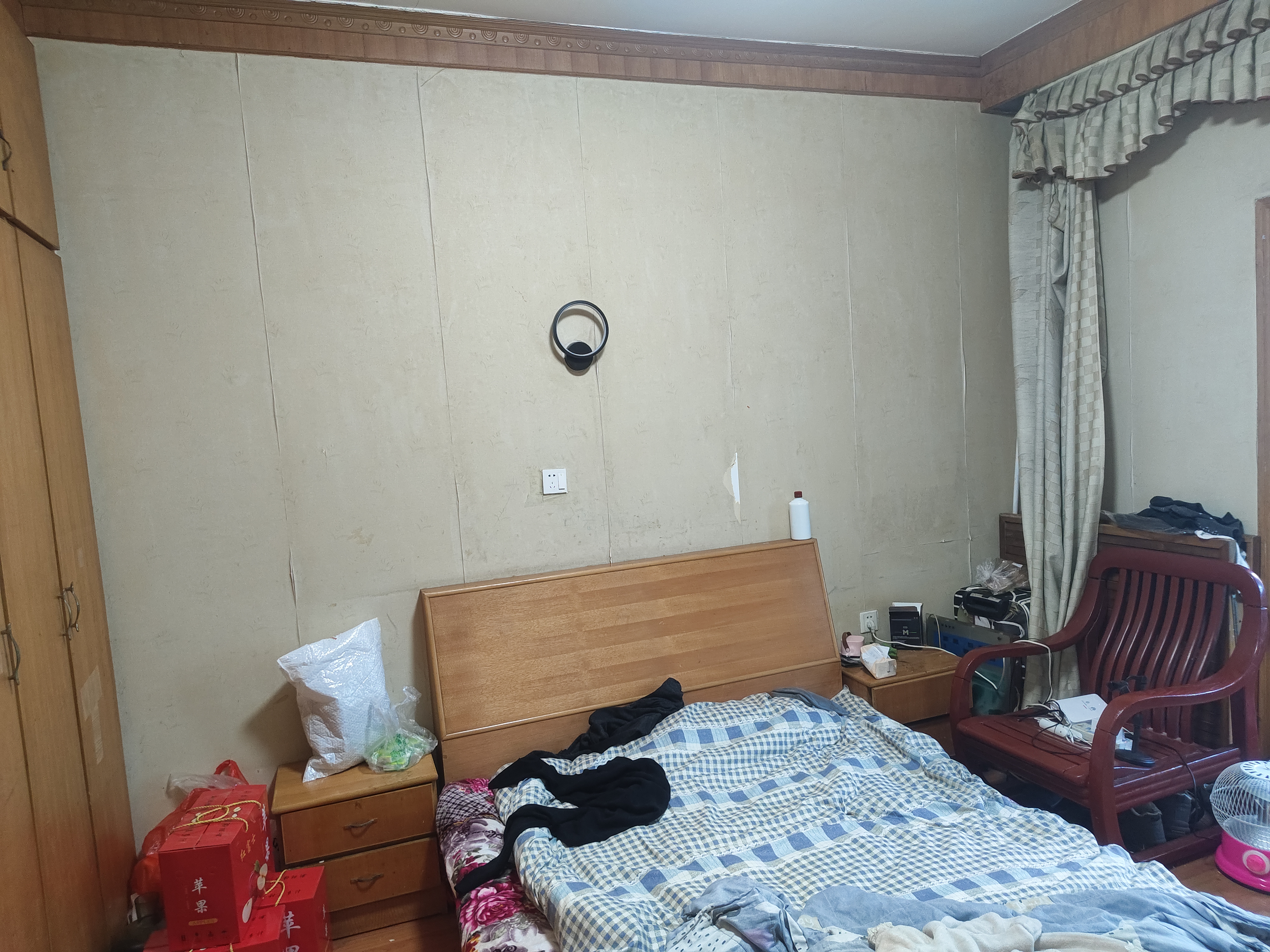 娄星区房改办(娄星征迁)家属楼 3室2厅2卫 32.8万 娄星区房改办(娄星征迁)家属楼 3室2厅2卫 32.8万客厅