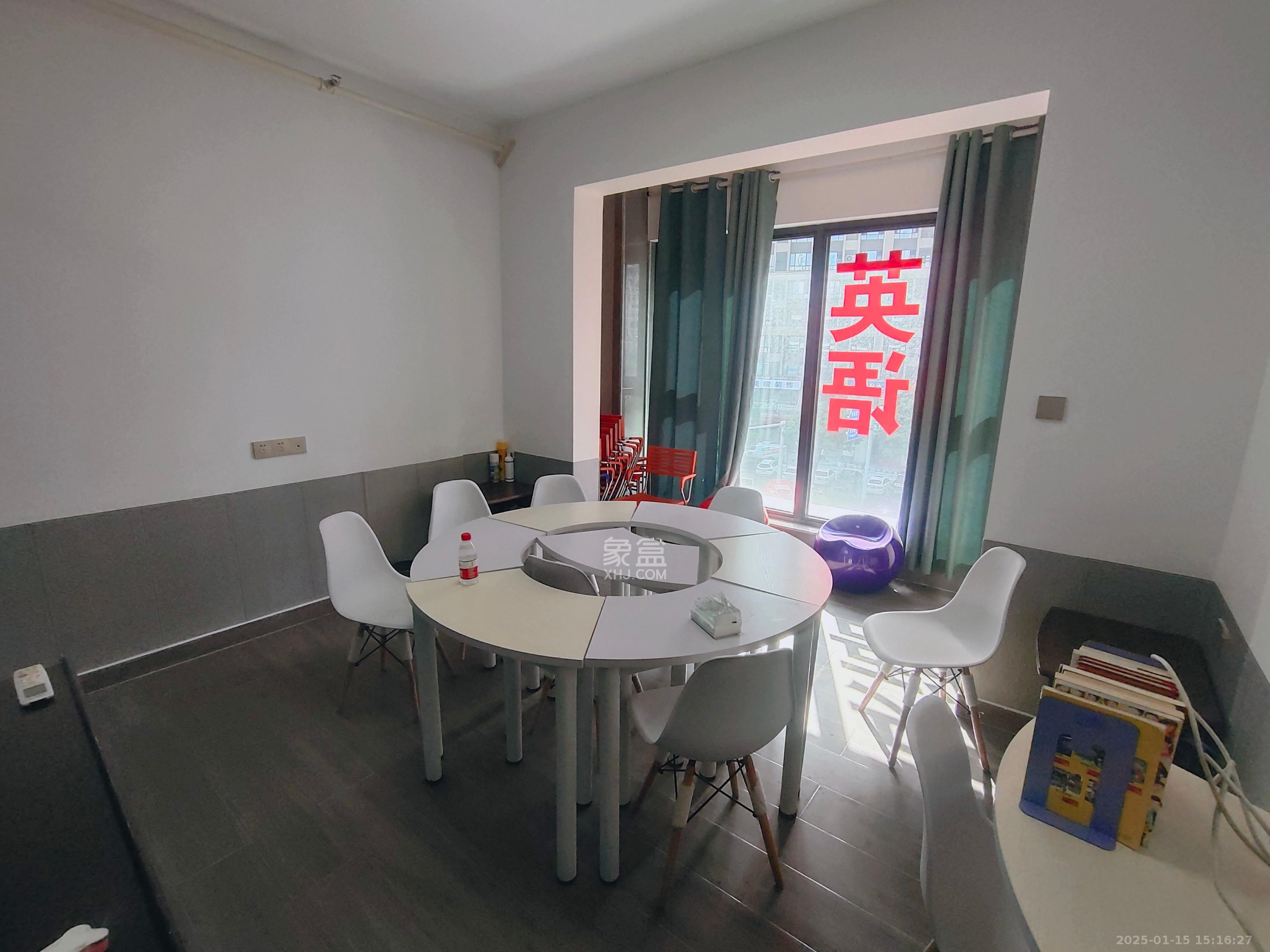 富力十号 1室1厅1卫 1800.0元/月 富力十号 1室1厅1卫 1800.0元/月室内图