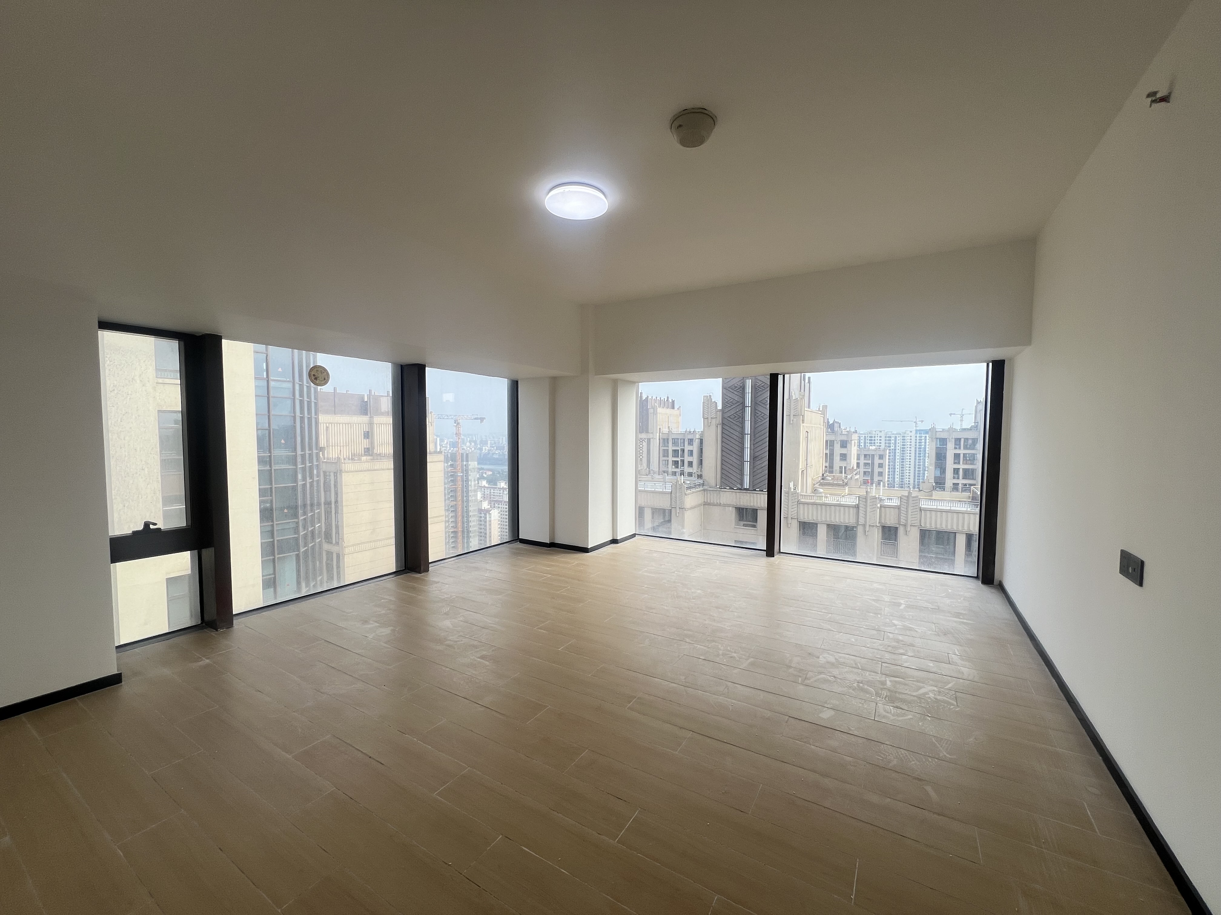 海航豪庭南苑  2室2厅2卫    6000.0元/月 海航豪庭南苑  2室2厅2卫    6000.0元/月室内图