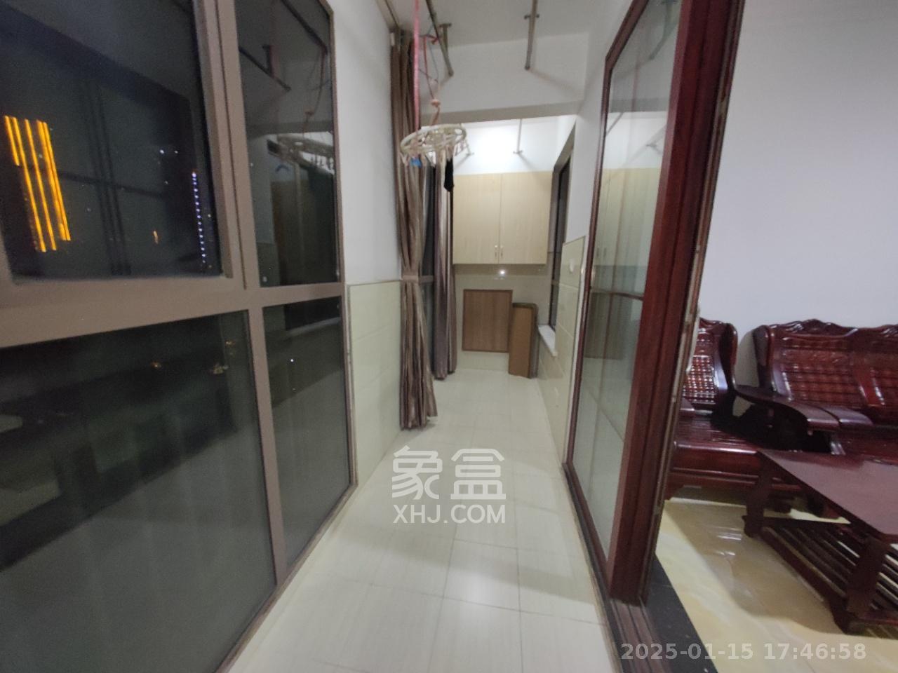 世茂铂翠湾一期  3室2厅1卫   2800.00元/月室内图