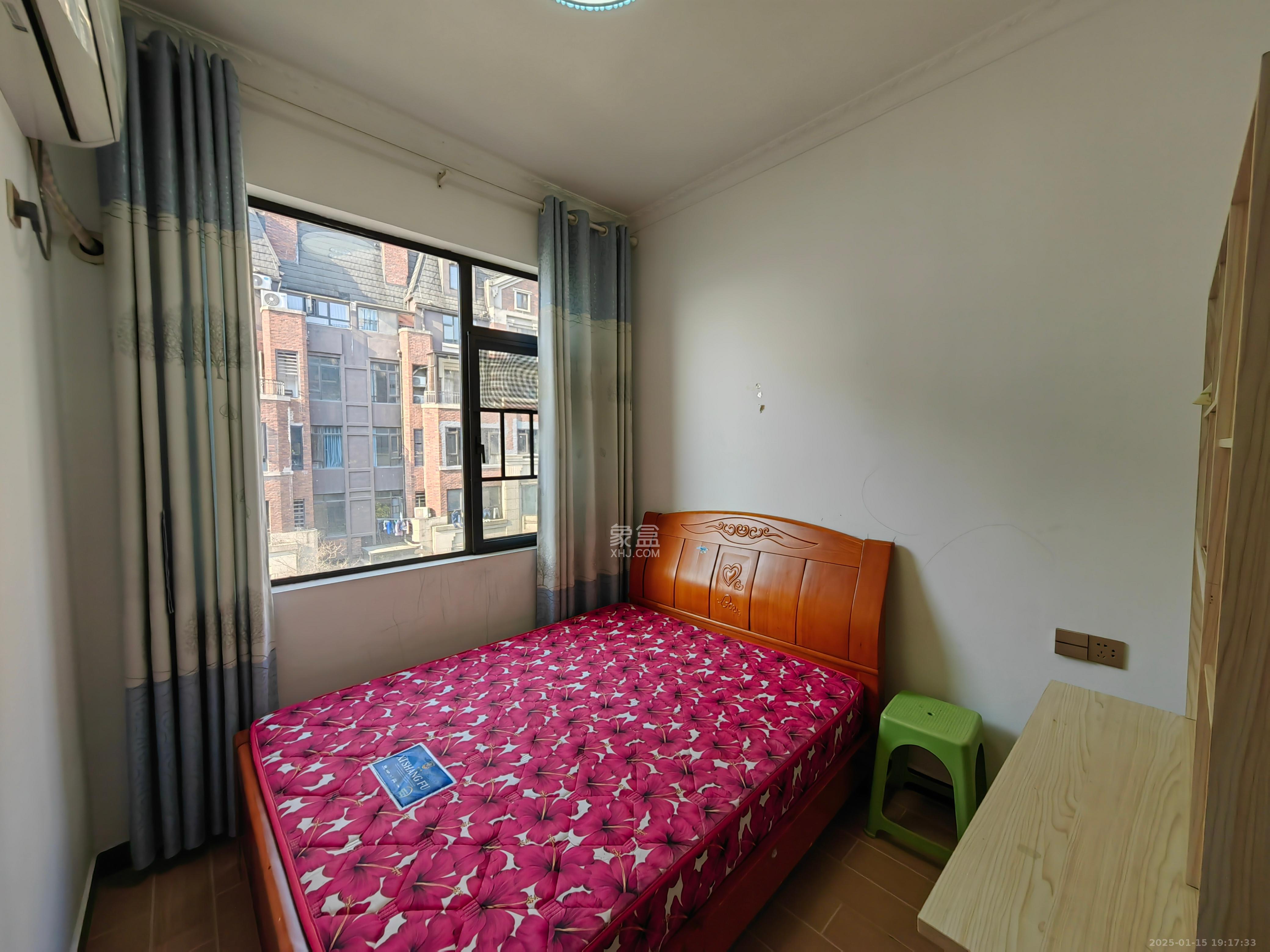 绿地海外滩一期 1室0厅0卫 900.0元/月 绿地海外滩一期 1室0厅0卫 900.0元/月室内图