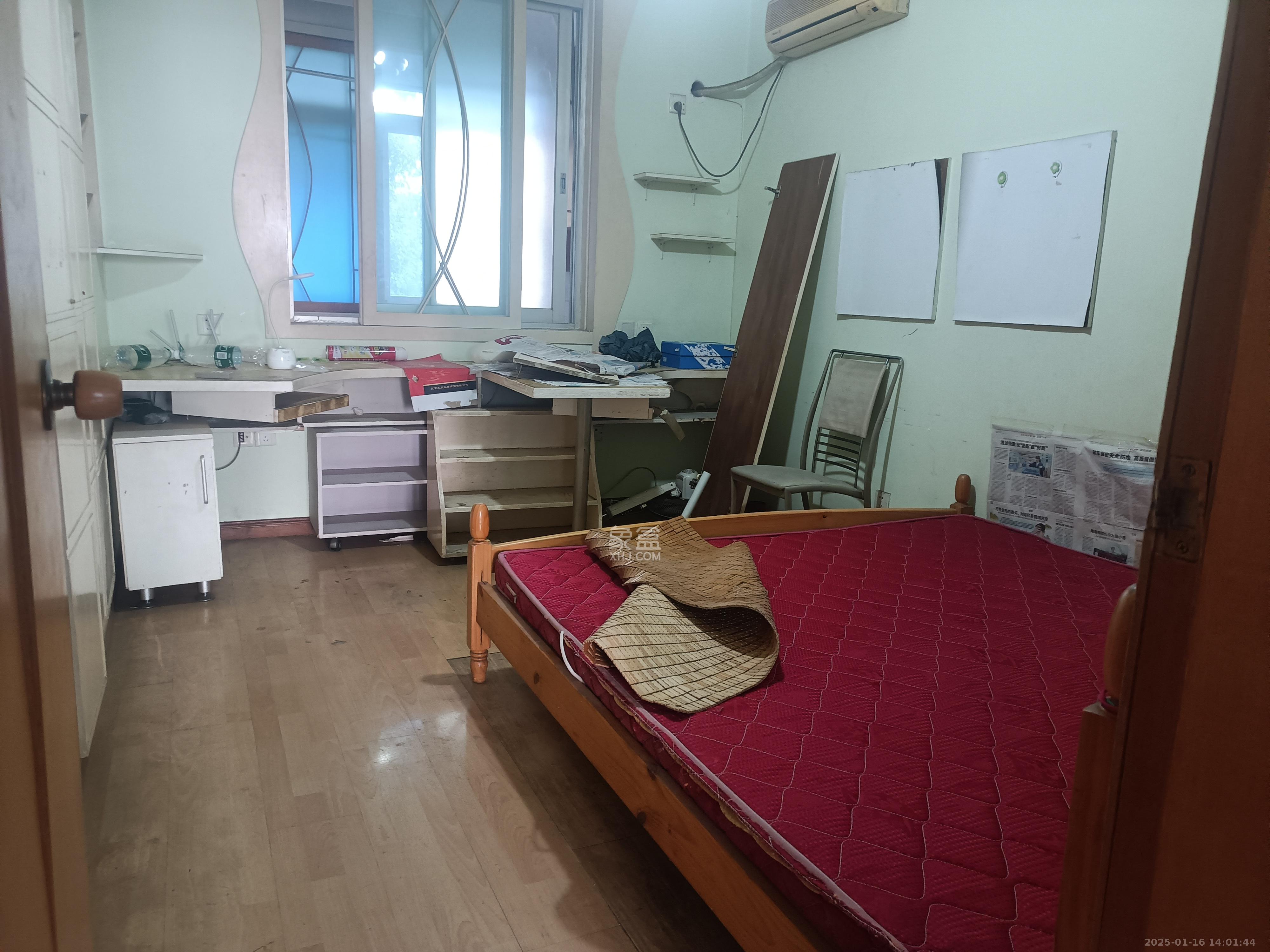 国税局宿舍(三一大道) 3室2厅2卫 2500.0元/月 国税局宿舍(三一大道) 3室2厅2卫 2500.0元/月室内图