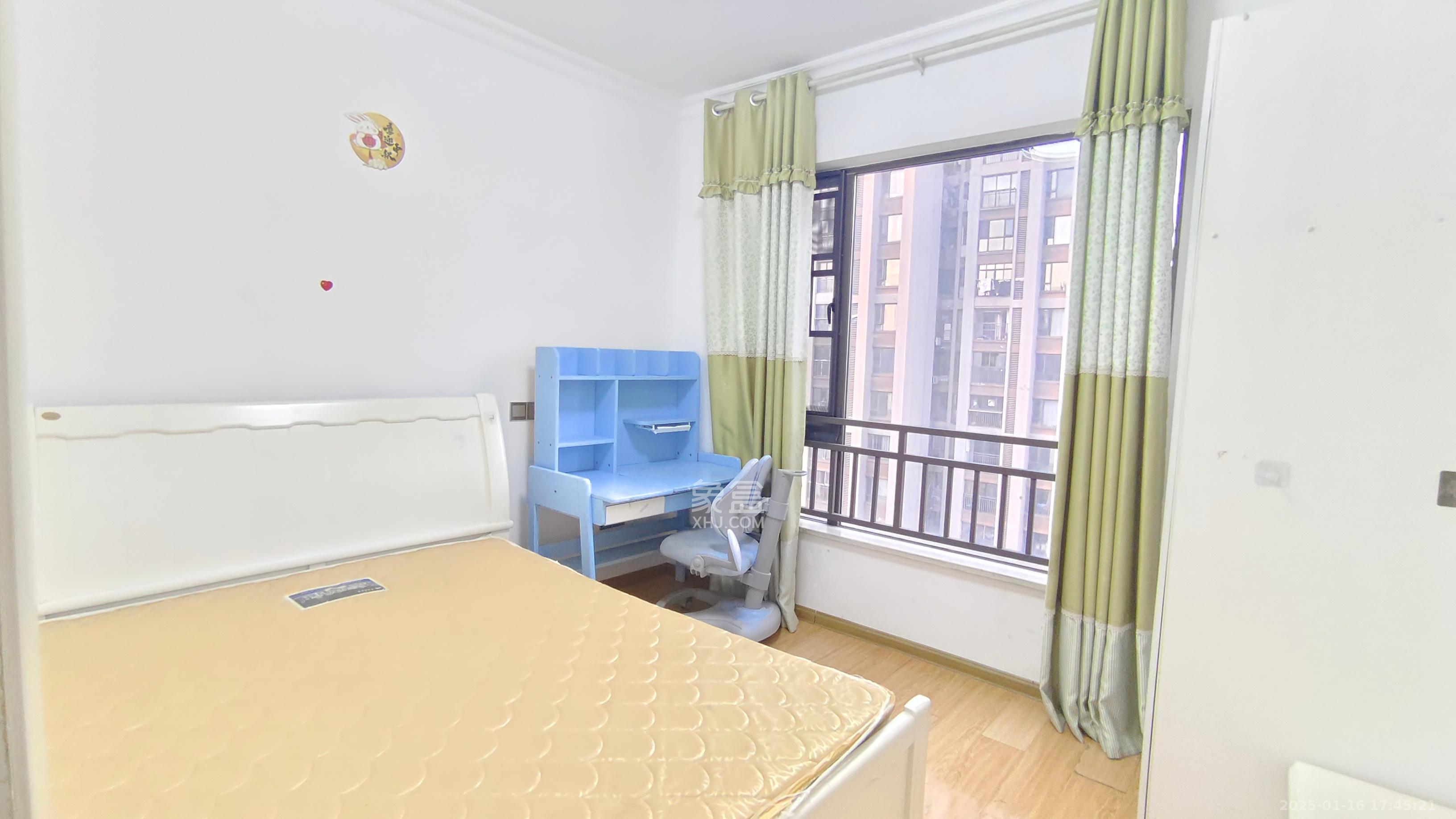 旭辉御府  3室2厅2卫   2500.00元/月室内图