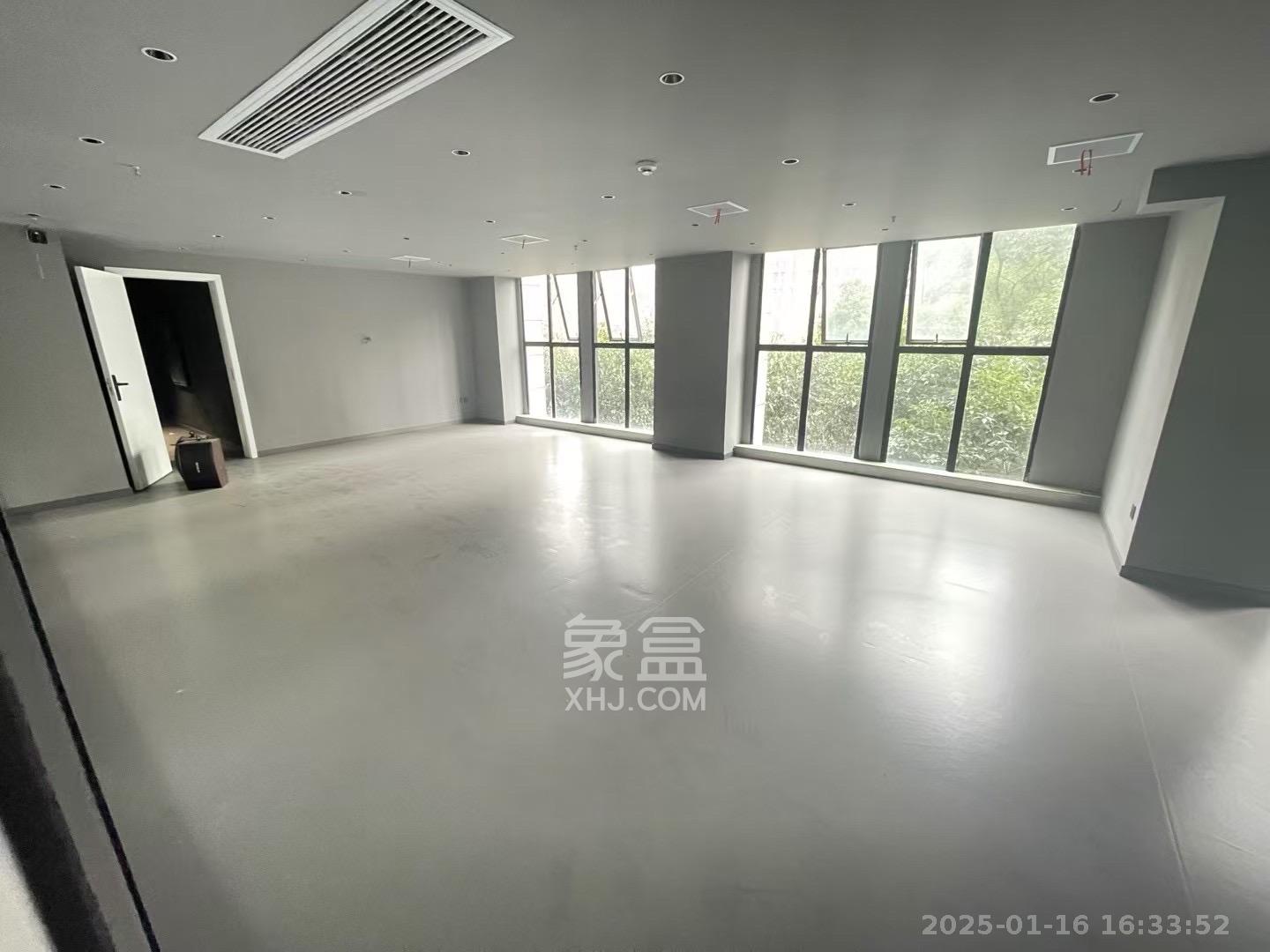 郡原广场   458.08㎡      26000.0元/月室内图