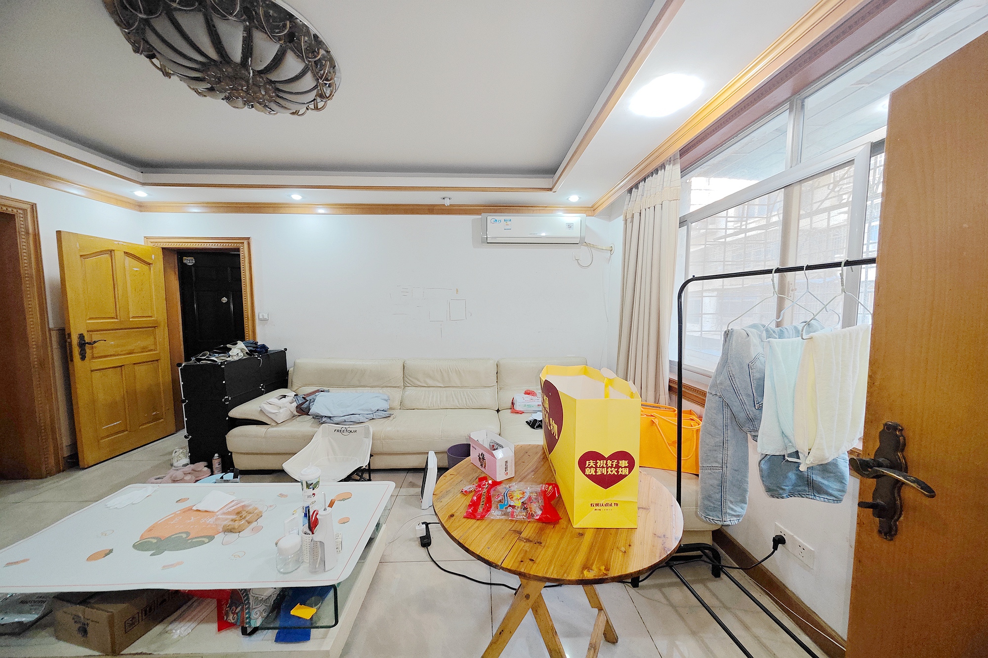 梨子山小区  2室2厅1卫   55.00万客厅