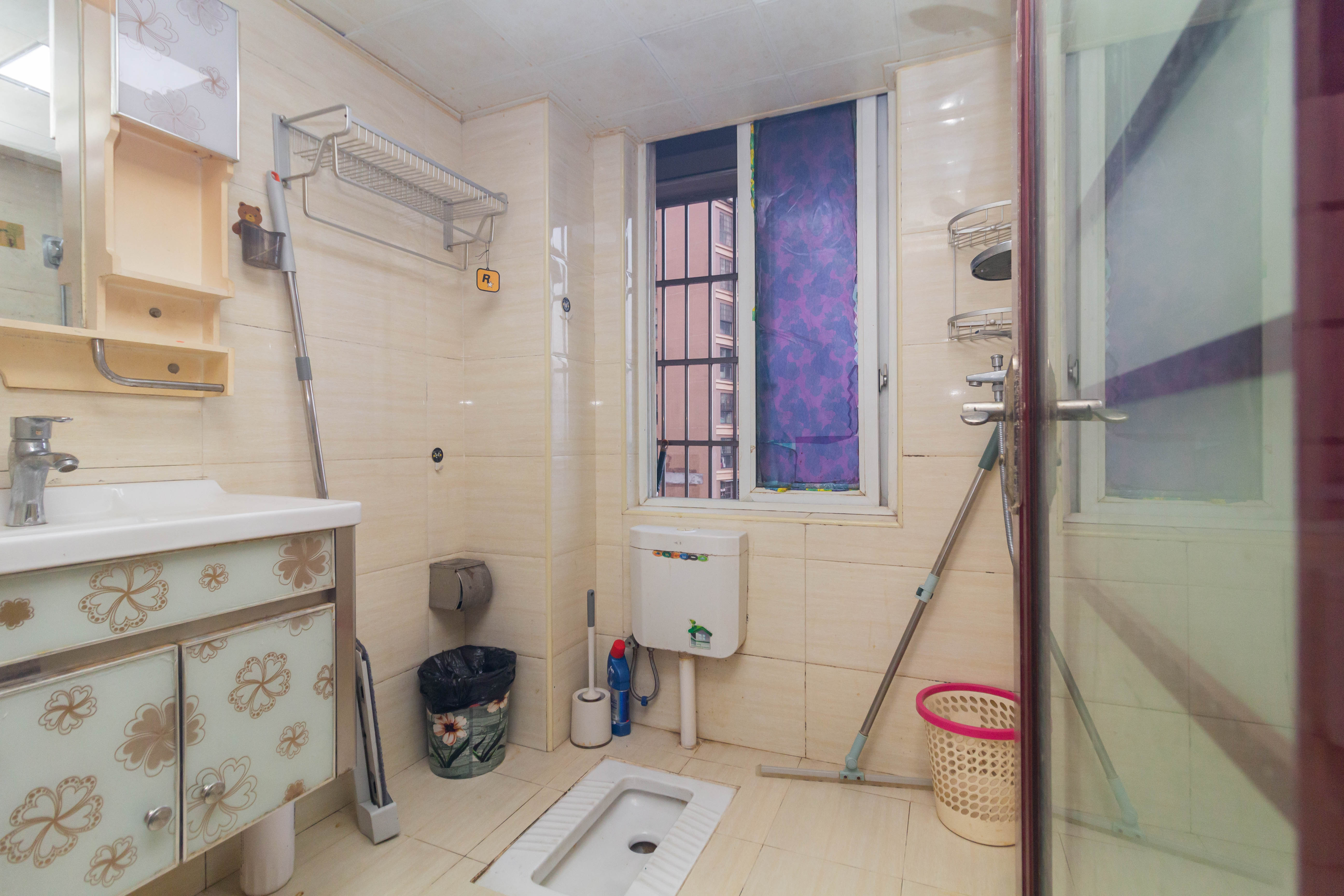 爵士湘 3室2厅2卫 65.0万 爵士湘 3室2厅2卫 65.0万卫生间