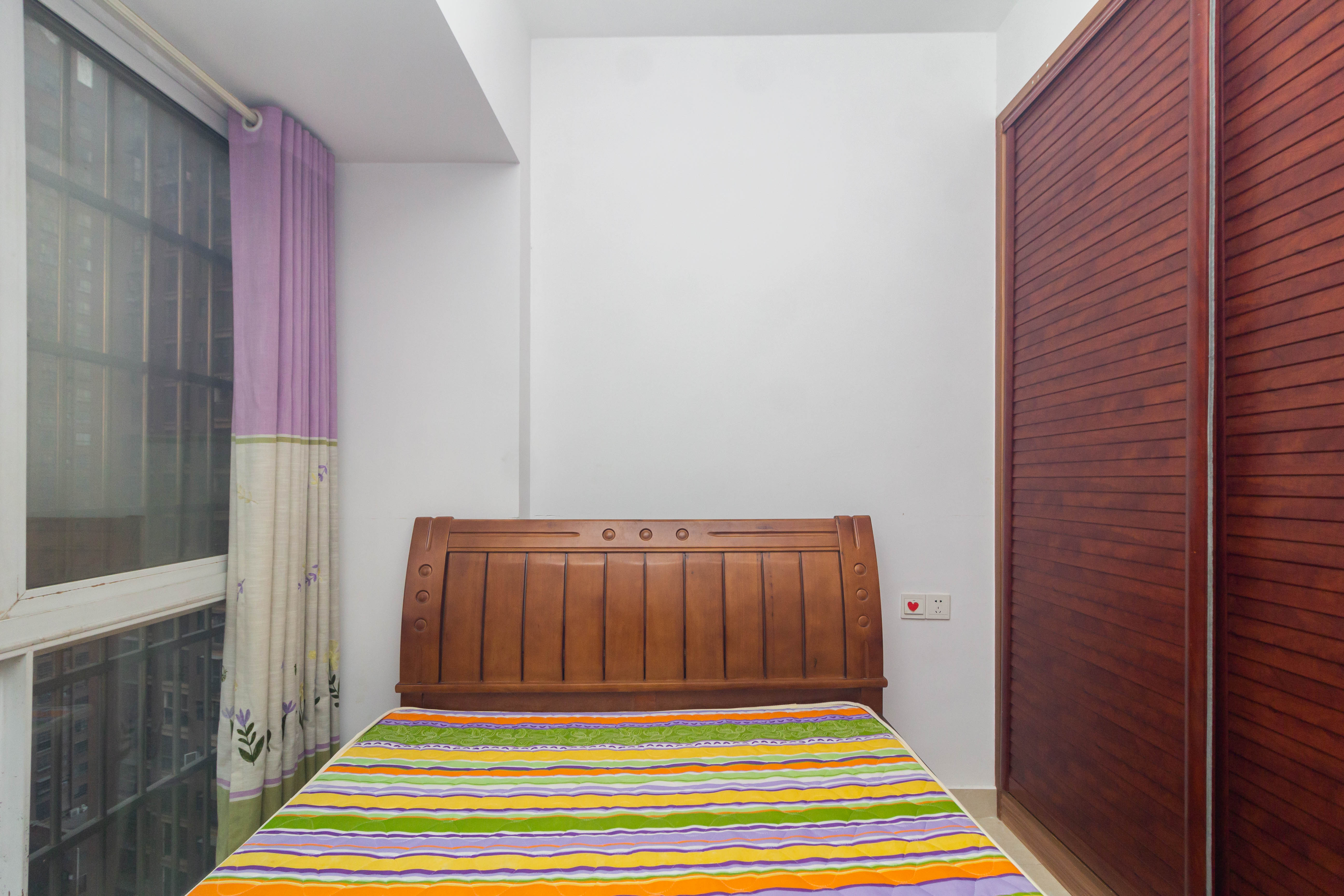 爵士湘 3室2厅2卫 65.0万 爵士湘 3室2厅2卫 65.0万卧室