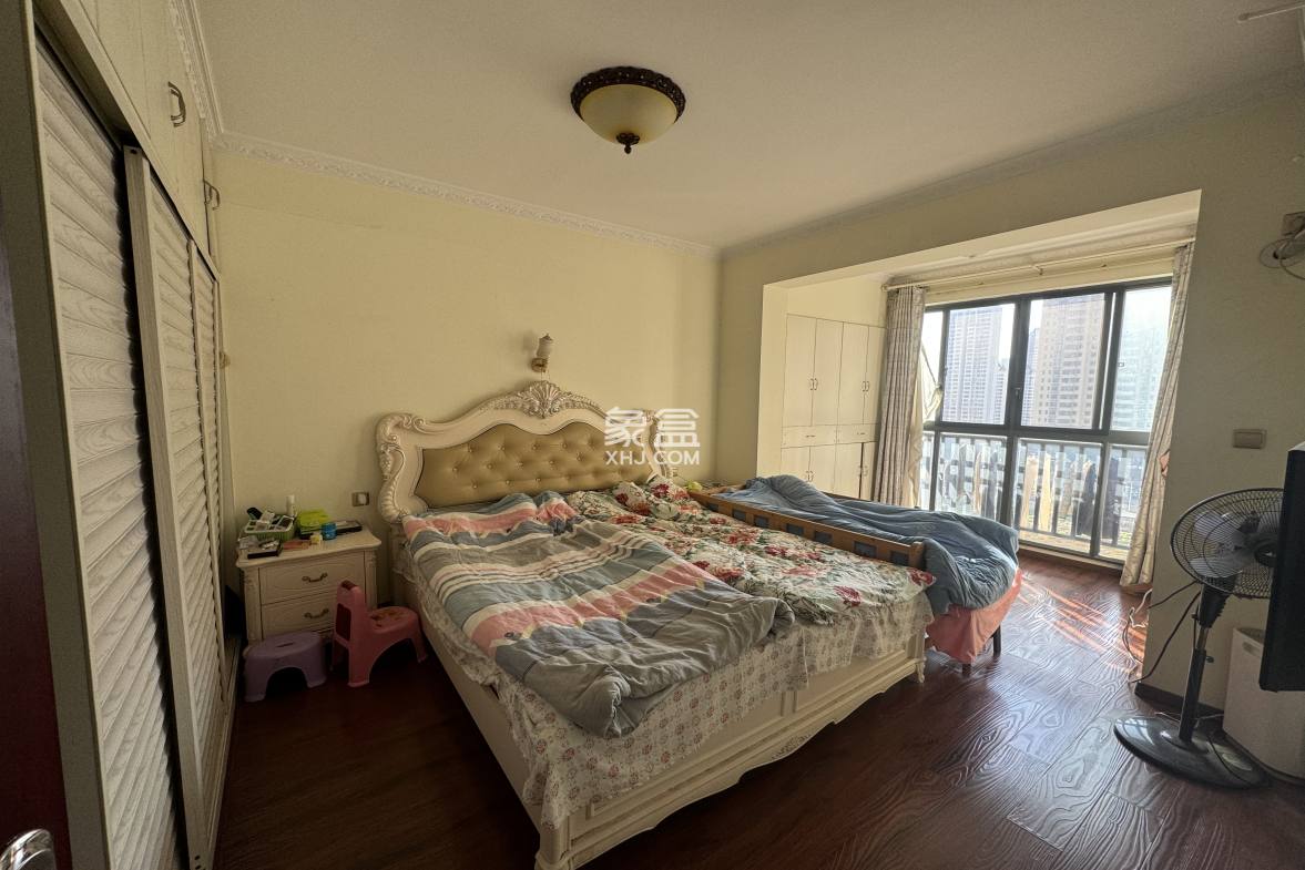 泰山公馆 3室2厅1卫 53.0万 泰山公馆 3室2厅1卫 53.0万室内图