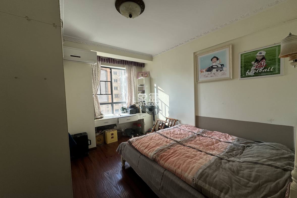 泰山公馆 3室2厅1卫 53.0万 泰山公馆 3室2厅1卫 53.0万室内图