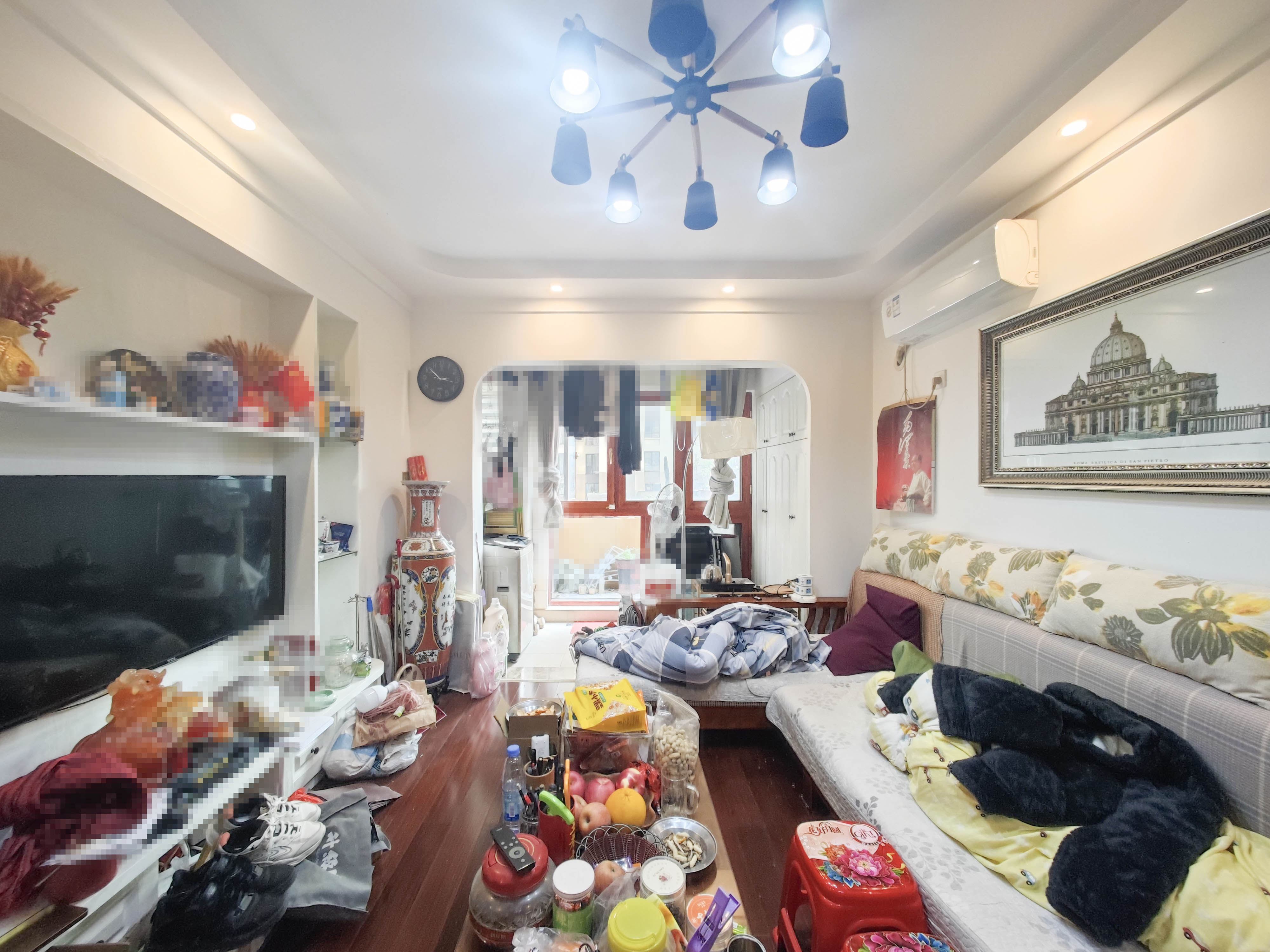 卓越蔚蓝城邦 3室1厅1卫 56.0万 卓越蔚蓝城邦 3室1厅1卫 56.0万客厅