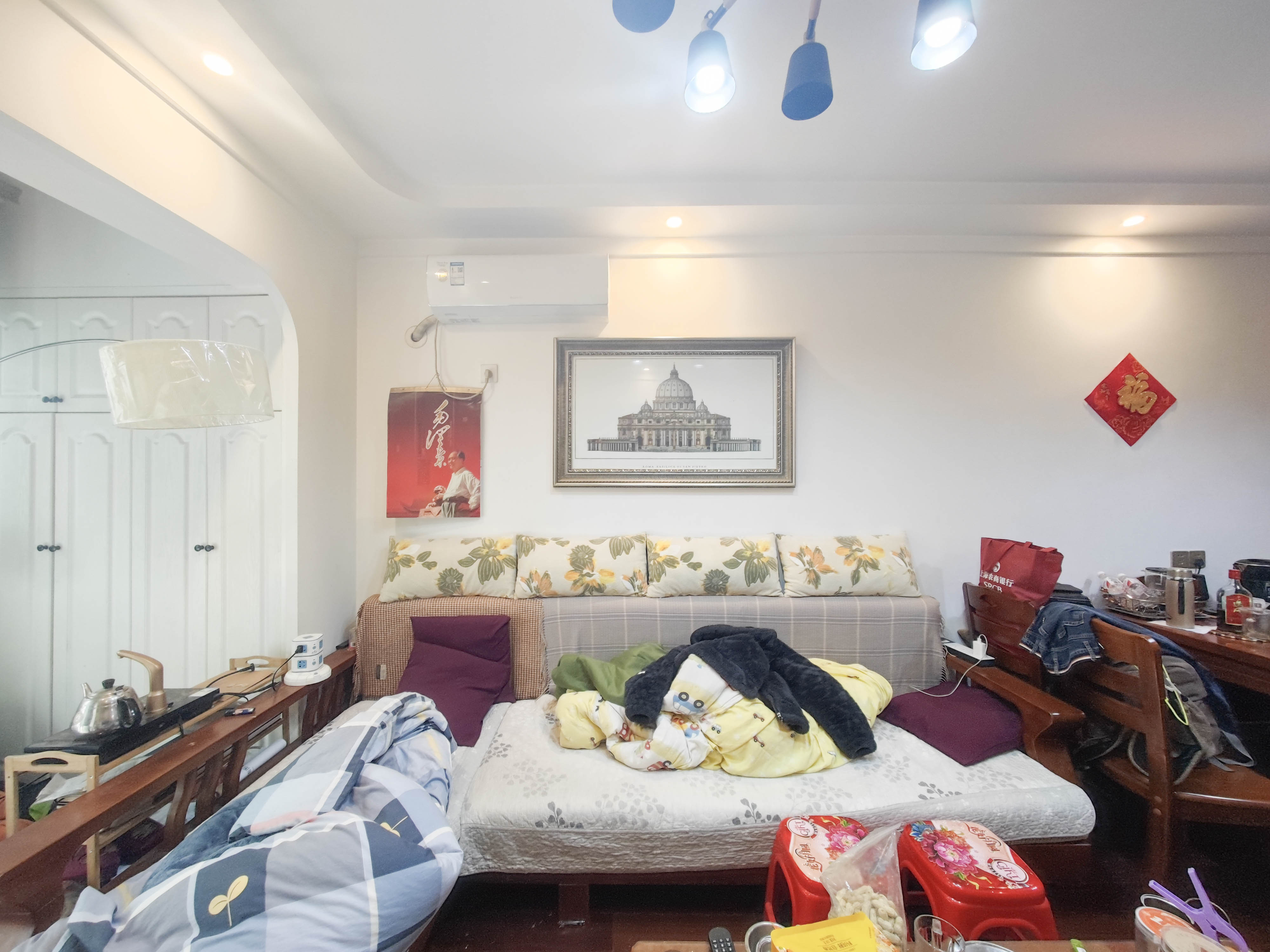 卓越蔚蓝城邦 3室1厅1卫 56.0万 卓越蔚蓝城邦 3室1厅1卫 56.0万客厅