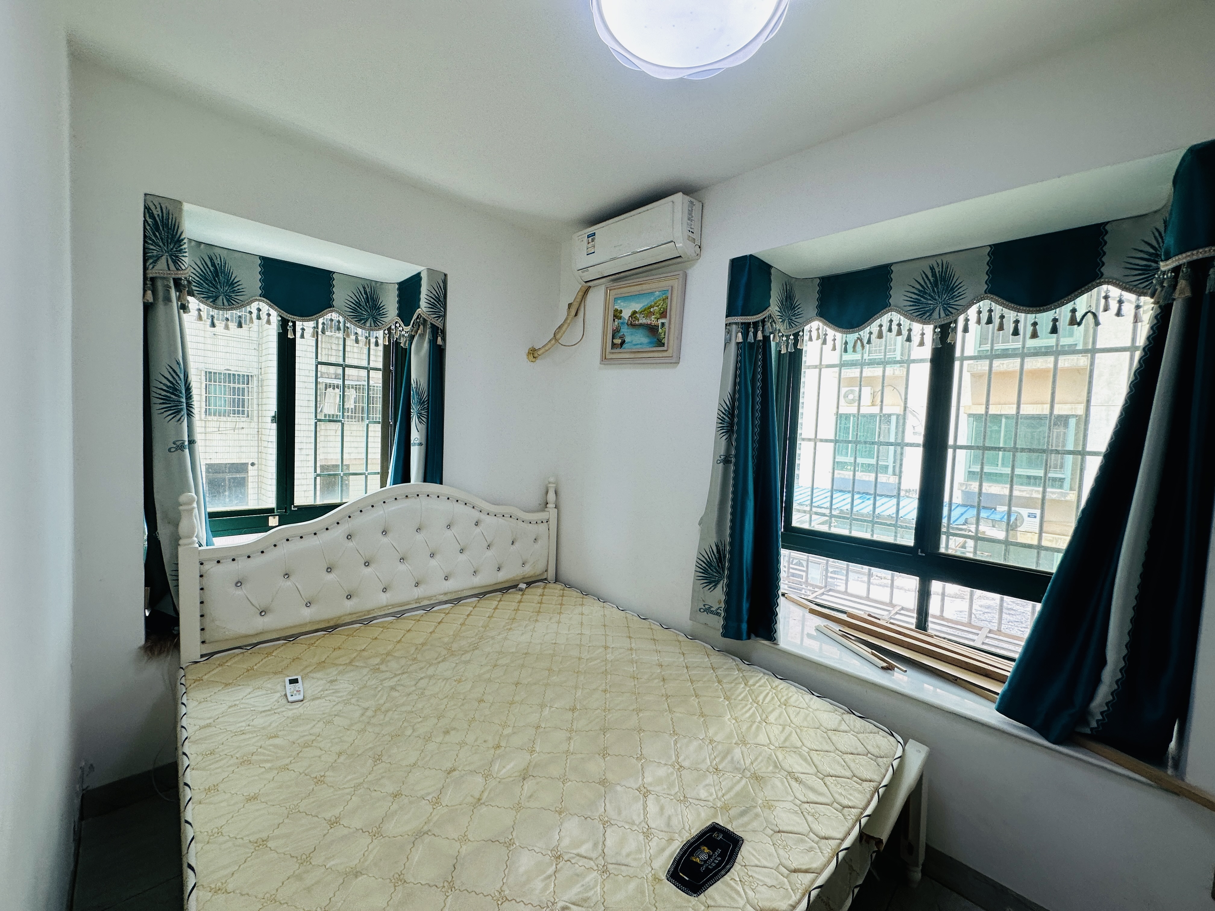 昌茂花园 2室1厅1卫 75.0万 昌茂花园 2室1厅1卫 75.0万卧室