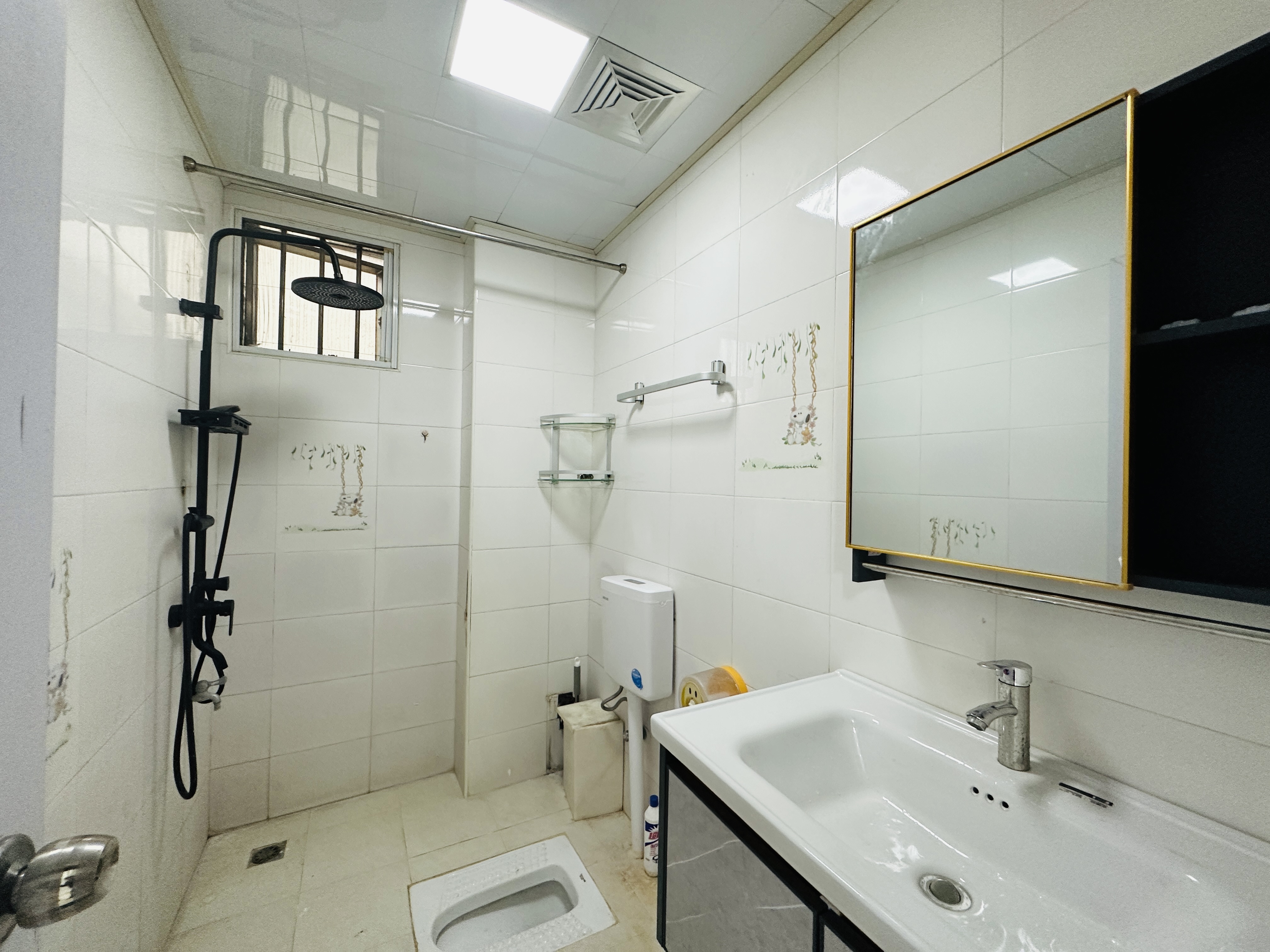 嵩阳大厦 1室1厅1卫 40.0万 嵩阳大厦 1室1厅1卫 40.0万卫生间