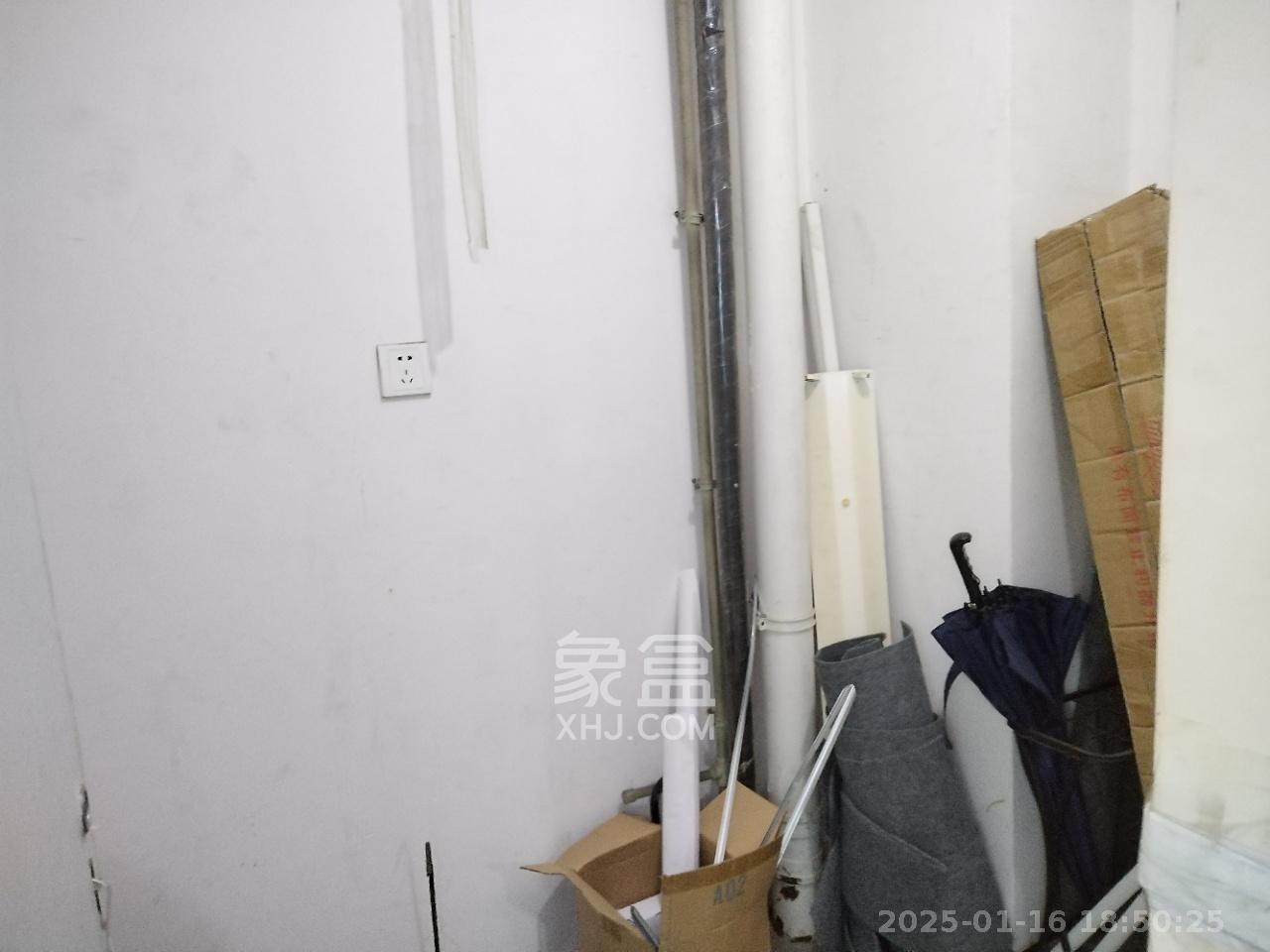 新时代广场  1室1厅1卫   4500.00元/月室内图