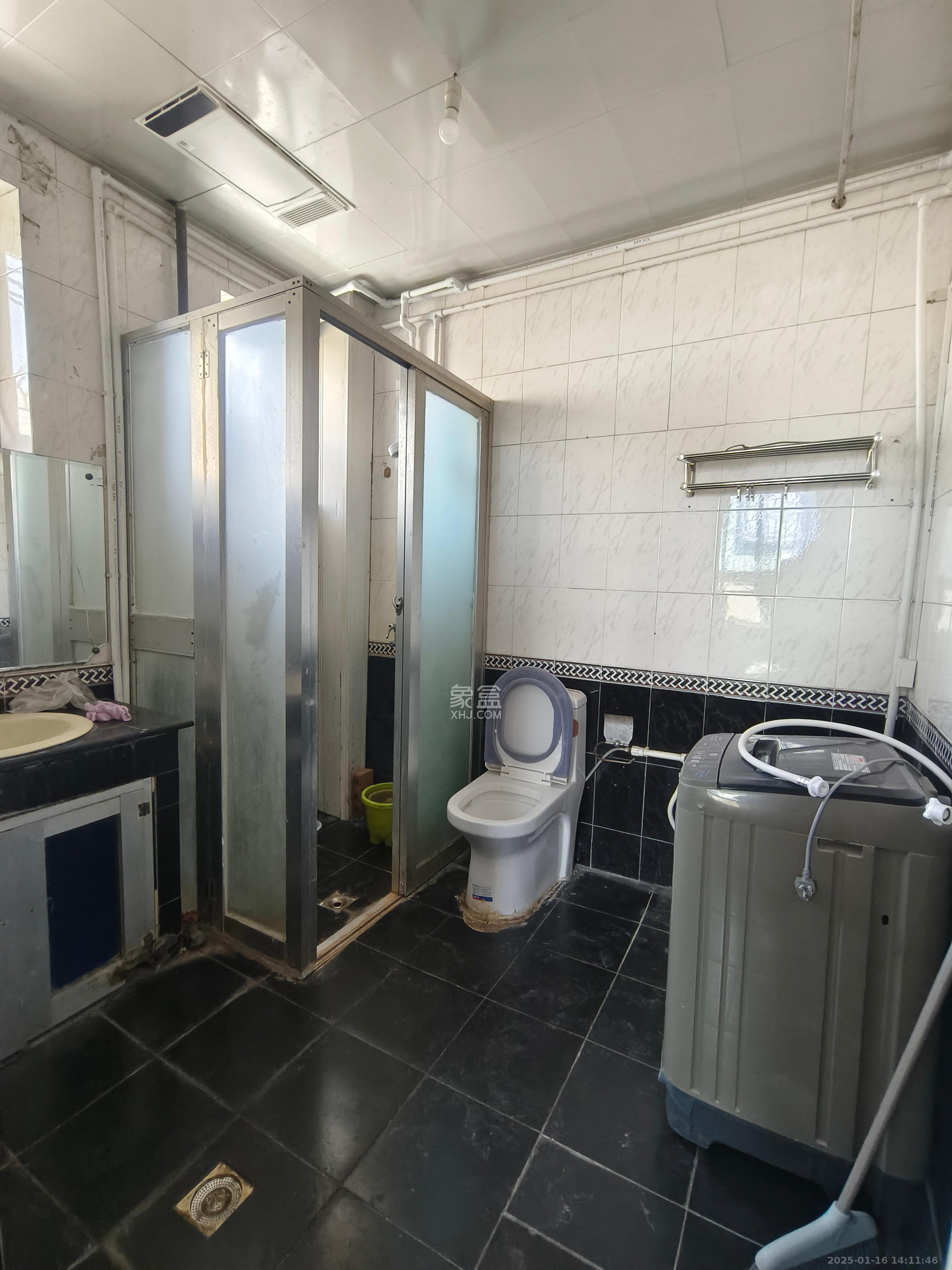 省政府机关梓园住宅区 3室2厅1卫 2700.0元/月 省政府机关梓园住宅区 3室2厅1卫 2700.0元/月室内图