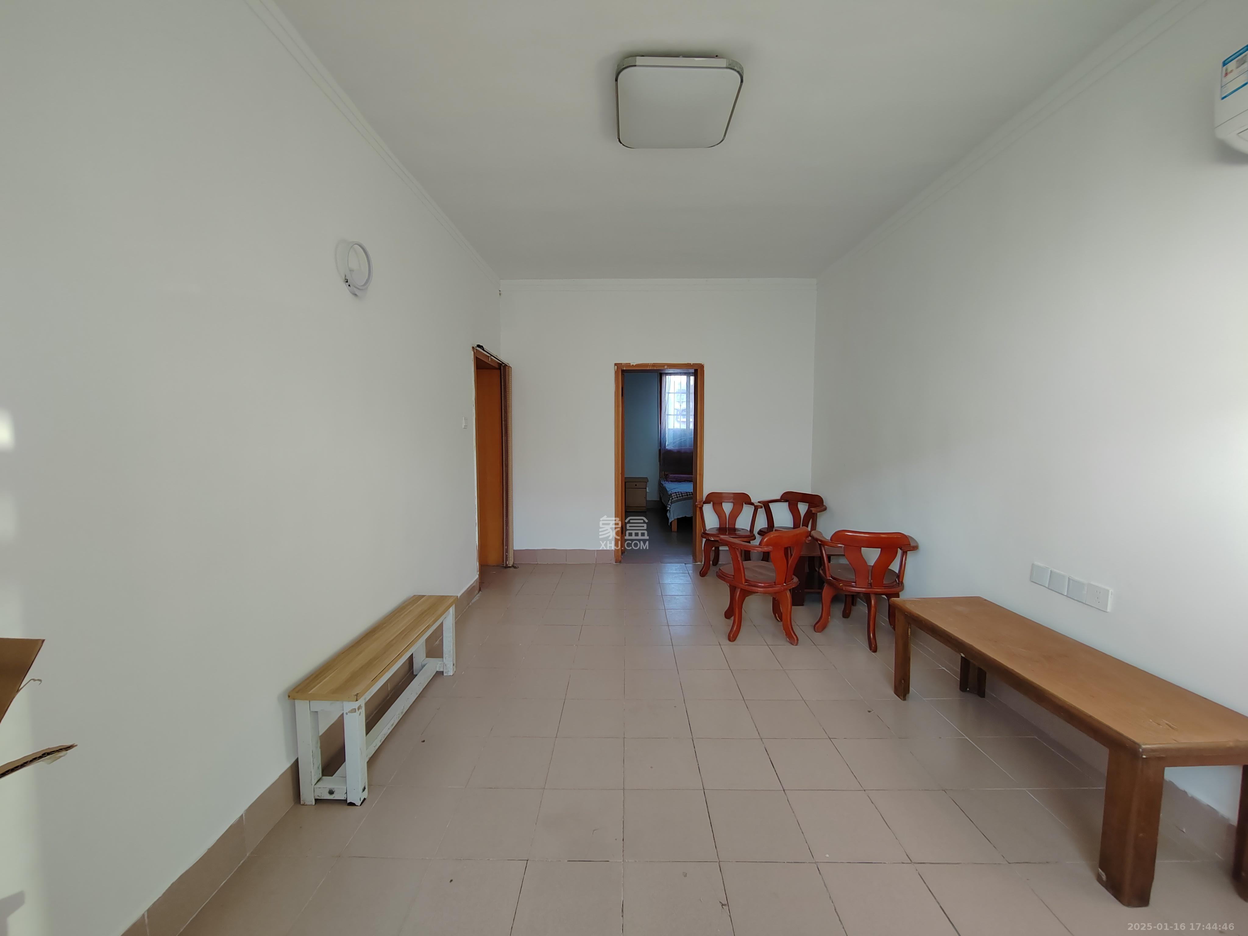 解放四村石子冲  2室2厅1卫    1700.0元/月 解放四村石子冲  2室2厅1卫    1700.0元/月