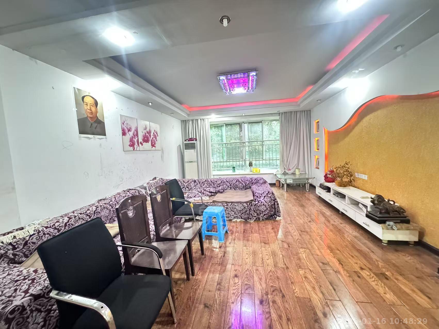 四季花园 3室3厅2卫 1500.0元/月 四季花园 3室3厅2卫 1500.0元/月室内图