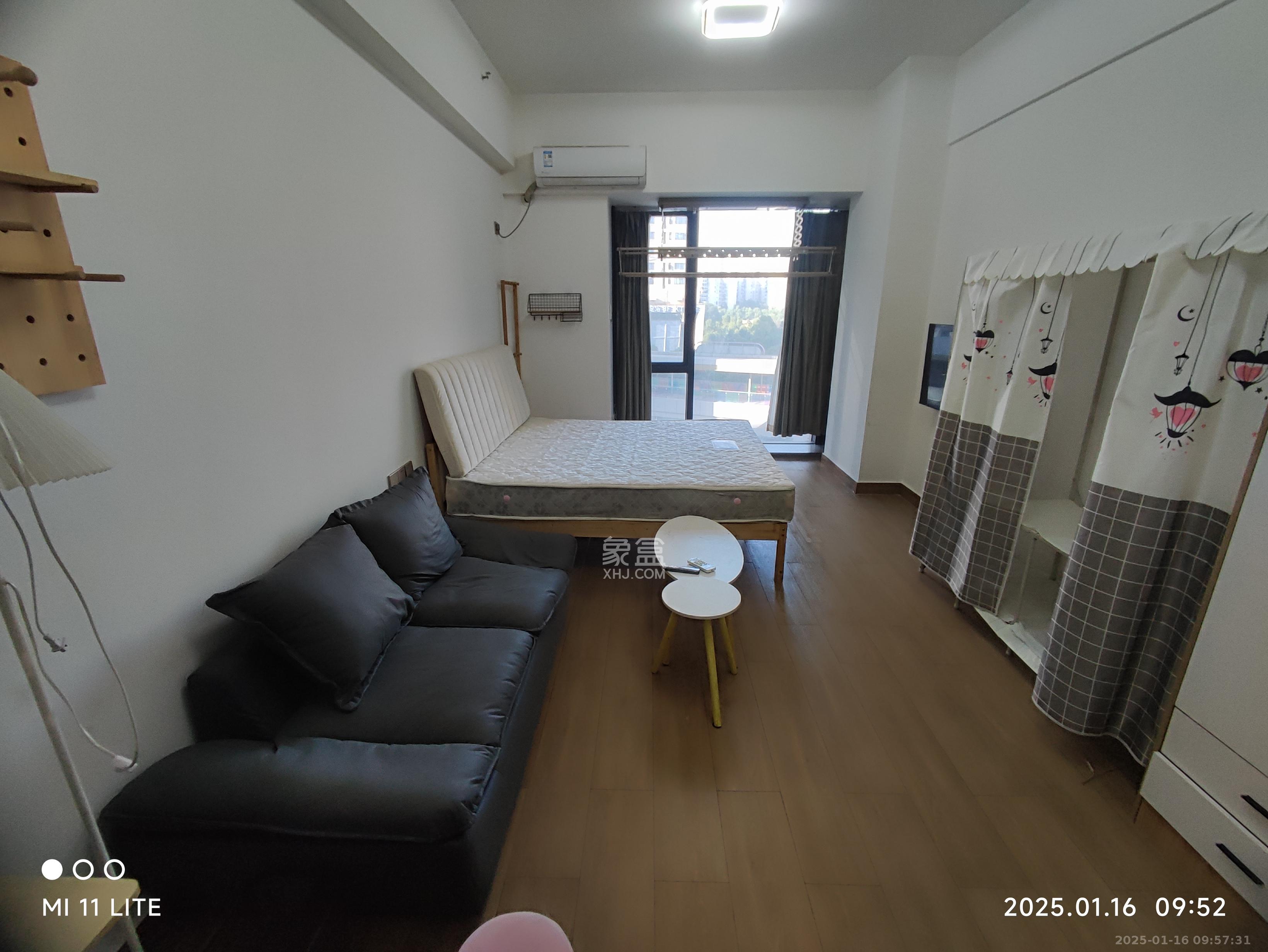 万润时光里  1室1厅1卫   1600.00元/月室内图