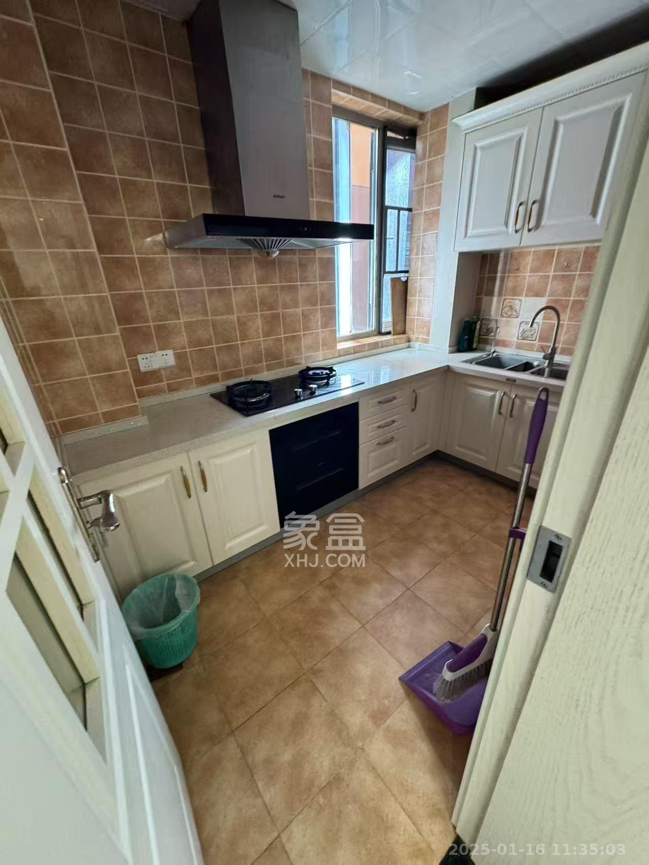 怡海星城 3室2厅2卫 2500.0元/月 怡海星城 3室2厅2卫 2500.0元/月室内图