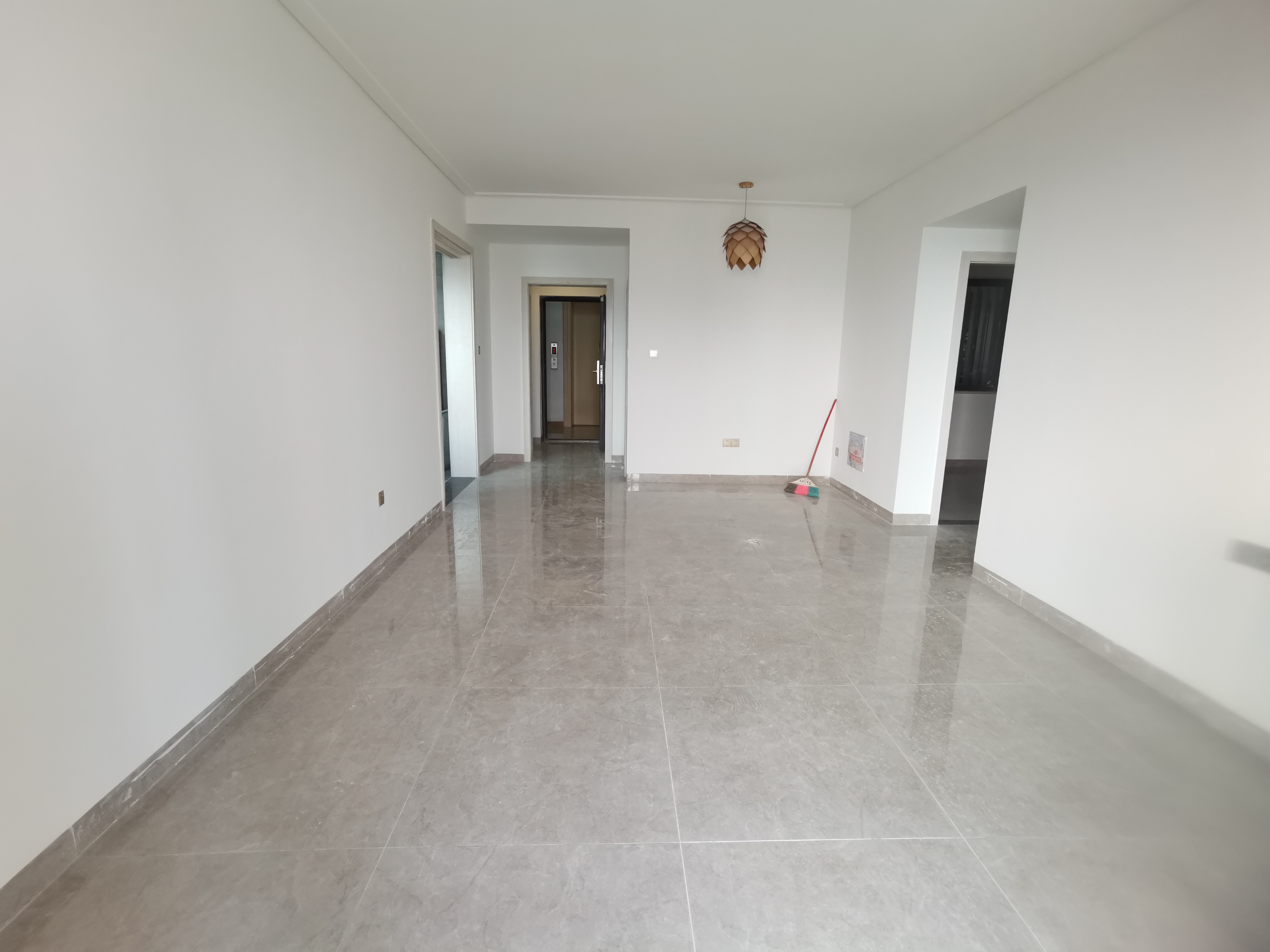 国兴城(B区)  2室2厅1卫    2700.0元/月 国兴城(B区)  2室2厅1卫    2700.0元/月室内图