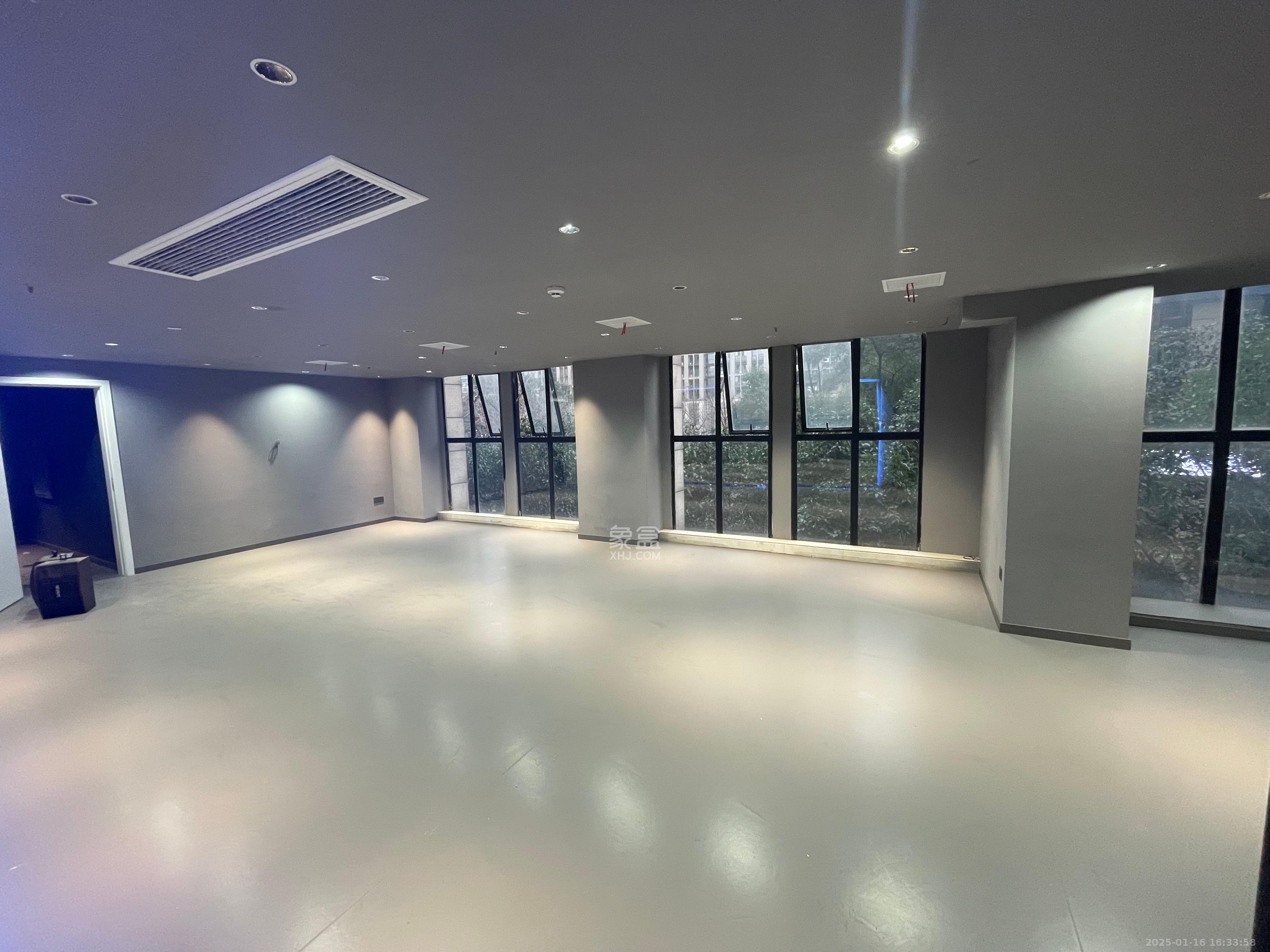 郡原广场   458.08㎡      26000.0元/月室内图