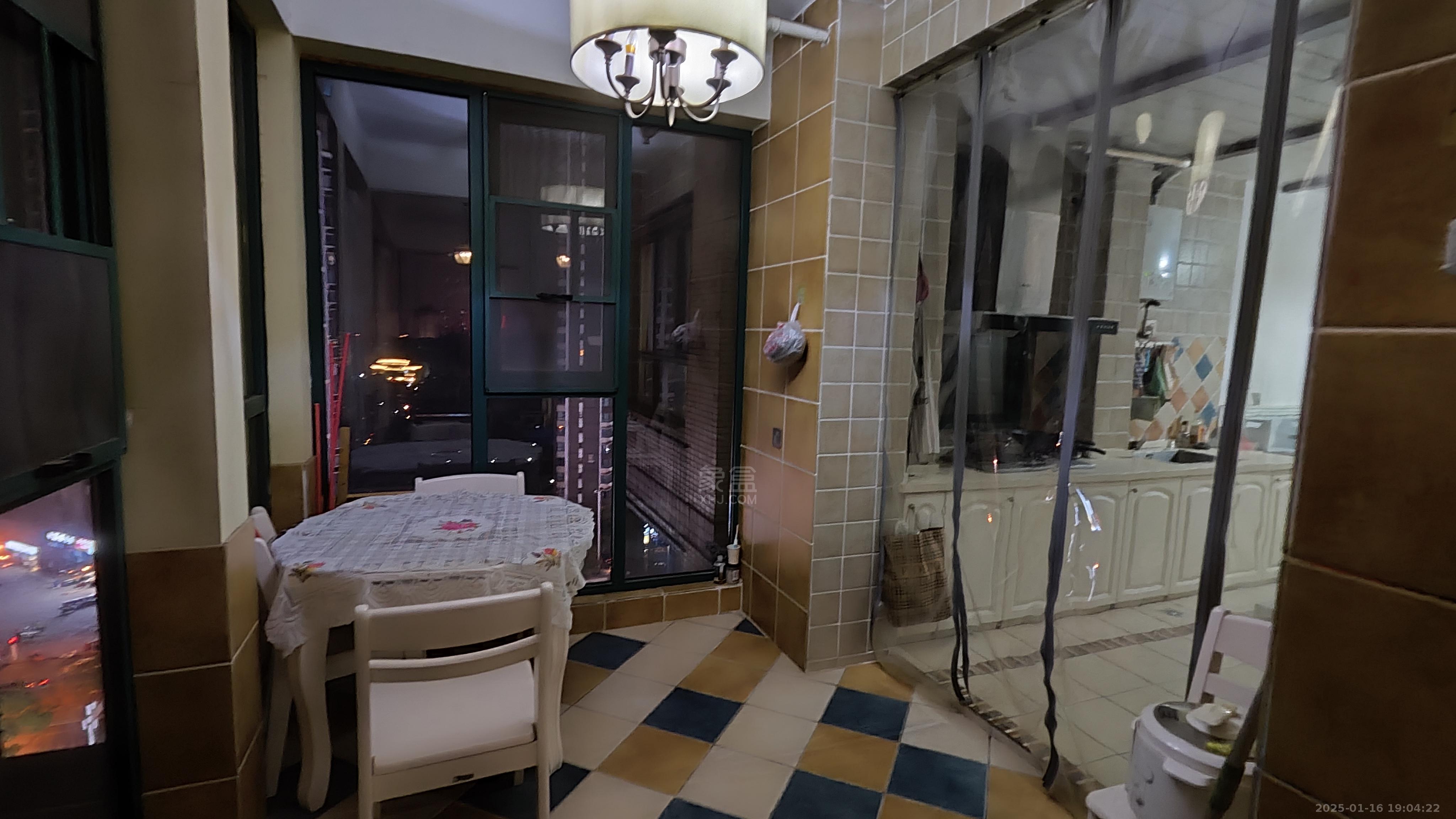 湖景名城  3室2厅1卫    2200.0元/月 湖景名城  3室2厅1卫    2200.0元/月室内图