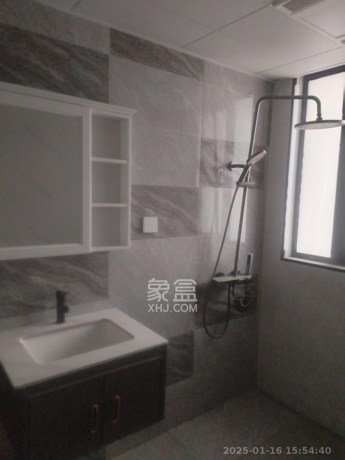 真人桥家园一期  3室2厅2卫    2300.0元/月 真人桥家园一期  3室2厅2卫    2300.0元/月室内图