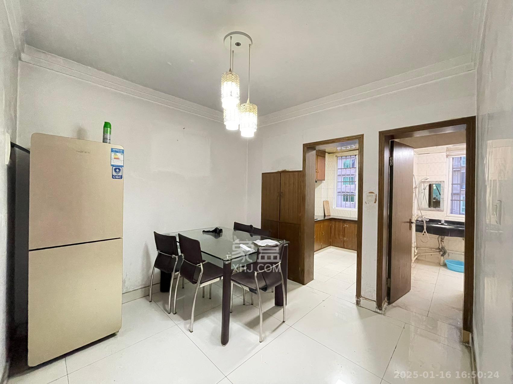 恩瑞麓山名园(龙王港小区) 1室2厅1卫 700.0元/月 恩瑞麓山名园(龙王港小区) 1室2厅1卫 700.0元/月室内图