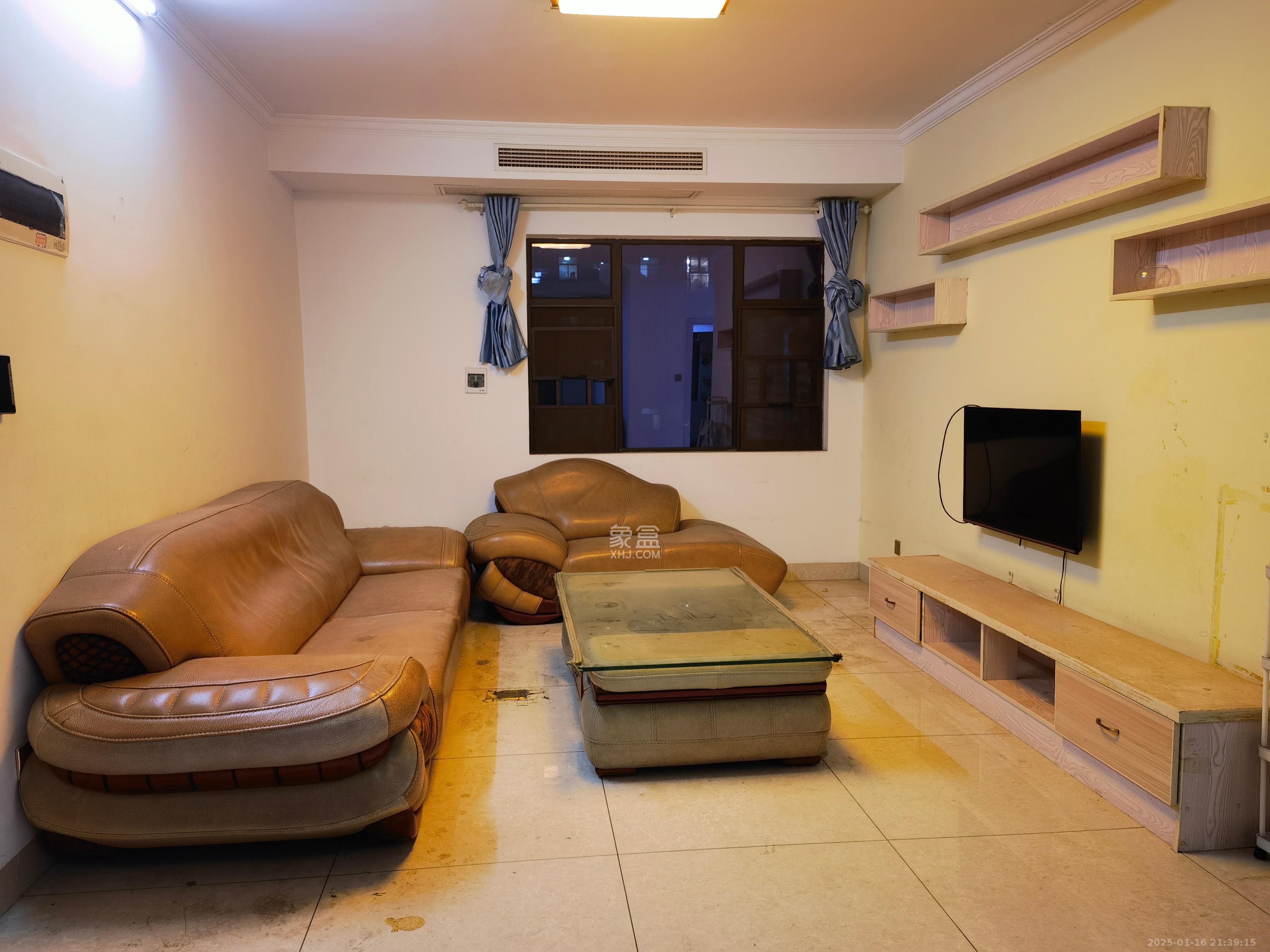 德润小区(丰升德润小区) 3室2厅2卫 2400.0元/月 德润小区(丰升德润小区) 3室2厅2卫 2400.0元/月室内图