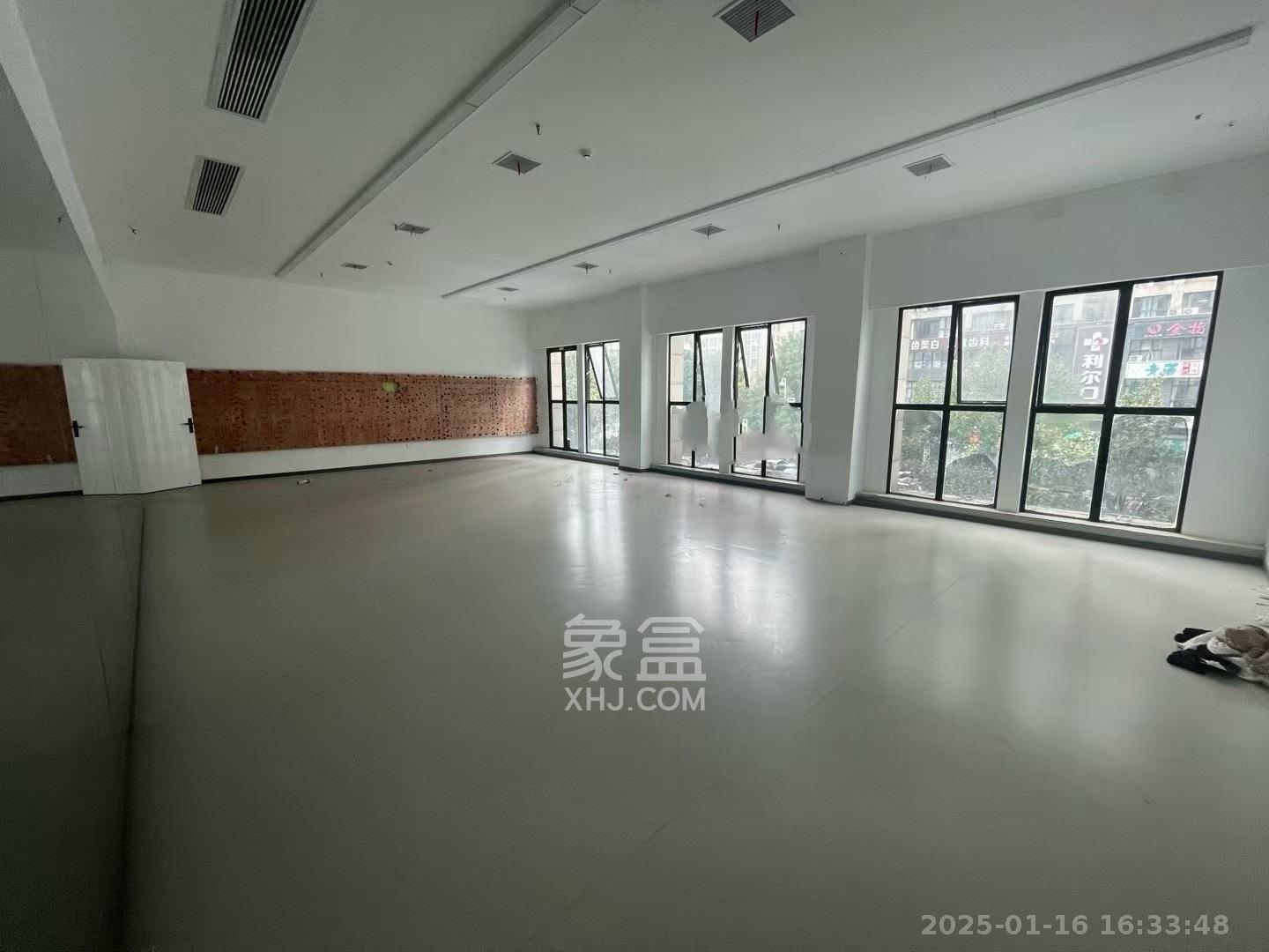 郡原广场   458.08㎡      26000.0元/月室内图