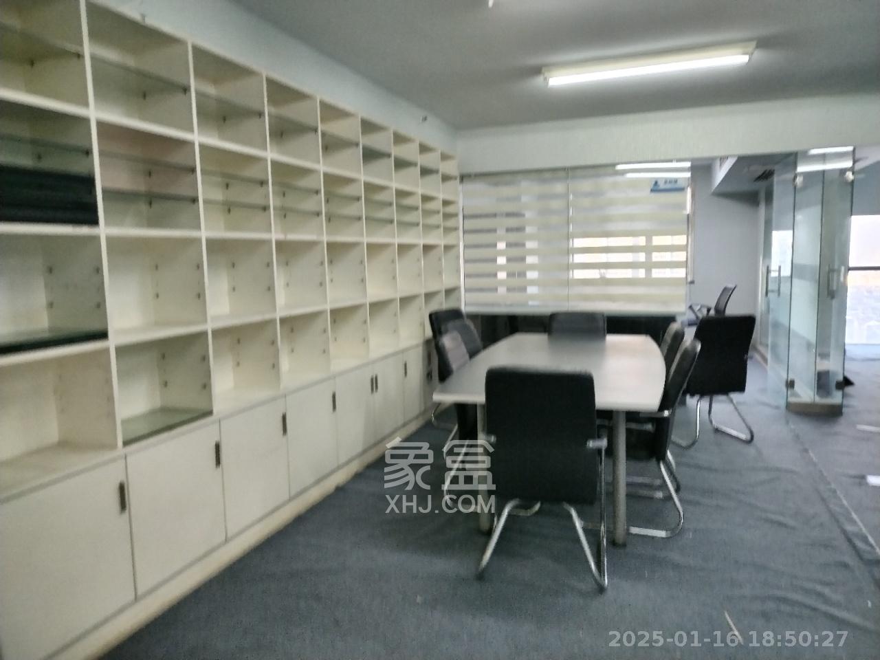 新时代广场  1室1厅1卫   4500.00元/月室内图