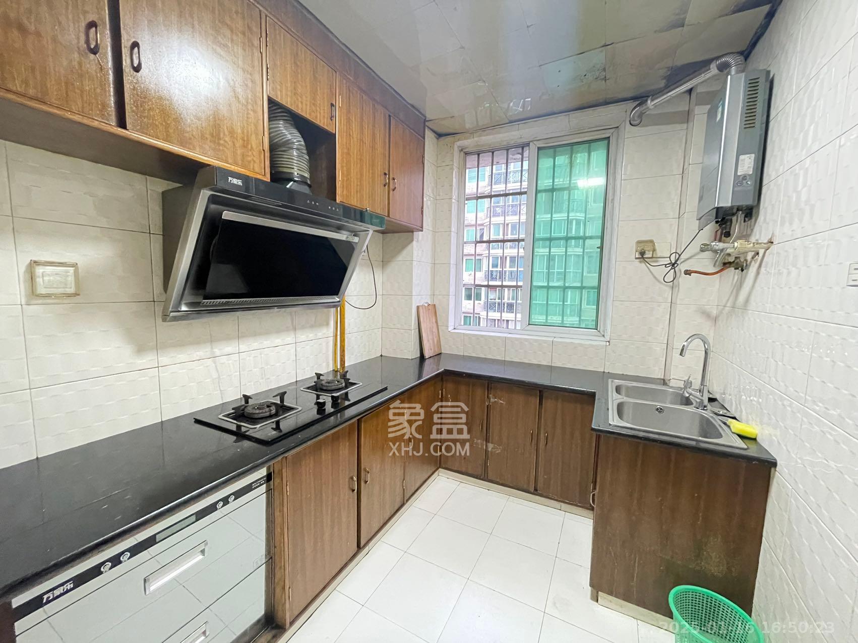 恩瑞麓山名园(龙王港小区) 1室2厅1卫 700.0元/月 恩瑞麓山名园(龙王港小区) 1室2厅1卫 700.0元/月室内图