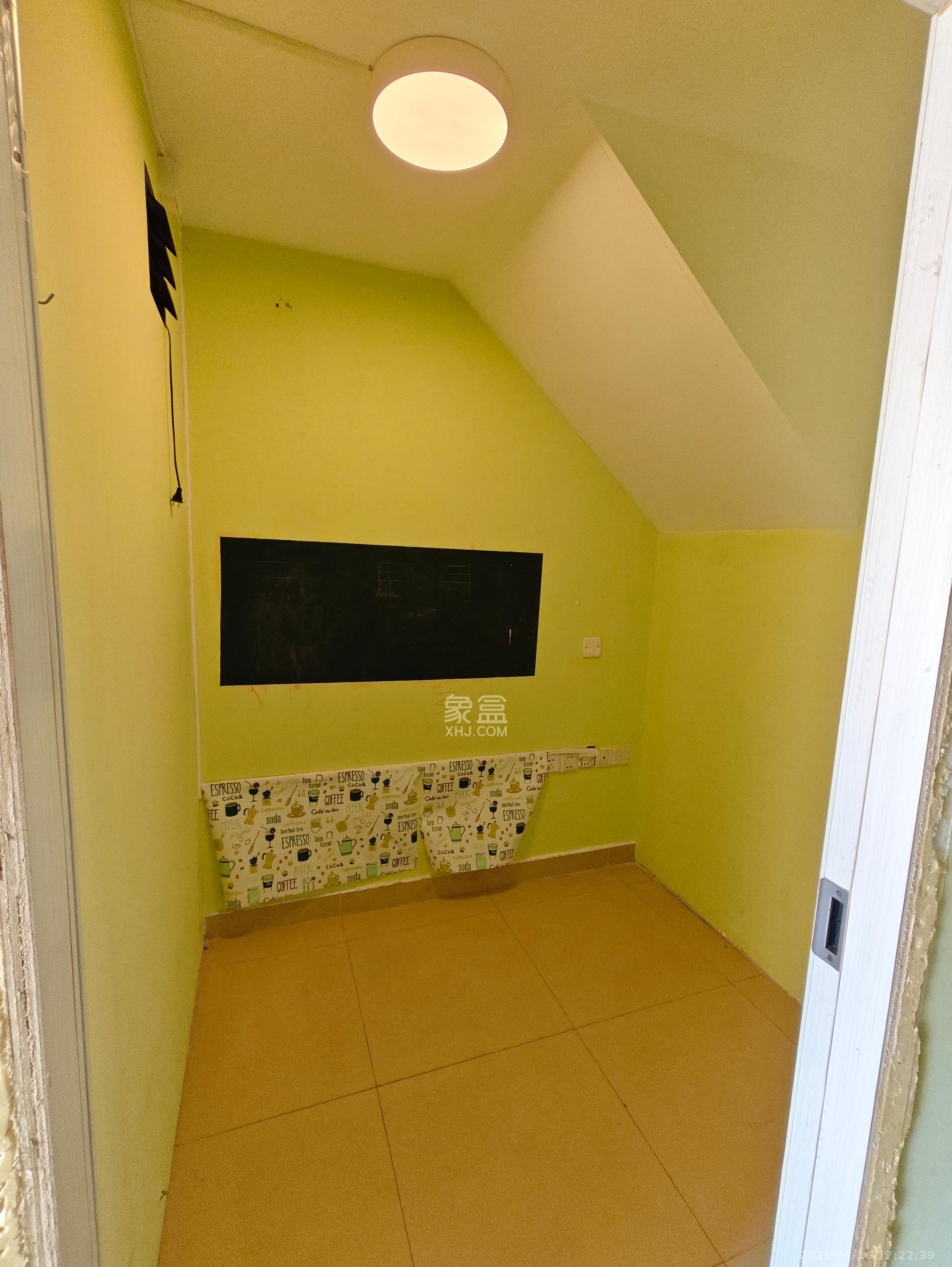 华菱蓝调国际(华菱.香墅美地) 1室2厅1卫 1500.0元/月 华菱蓝调国际(华菱.香墅美地) 1室2厅1卫 1500.0元/月室内图