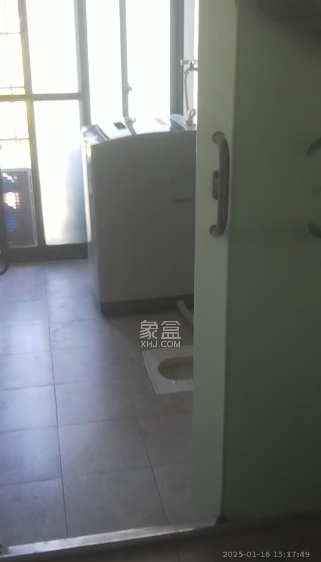 桥头家苑一期  3室2厅2卫   2800.00元/月室内图