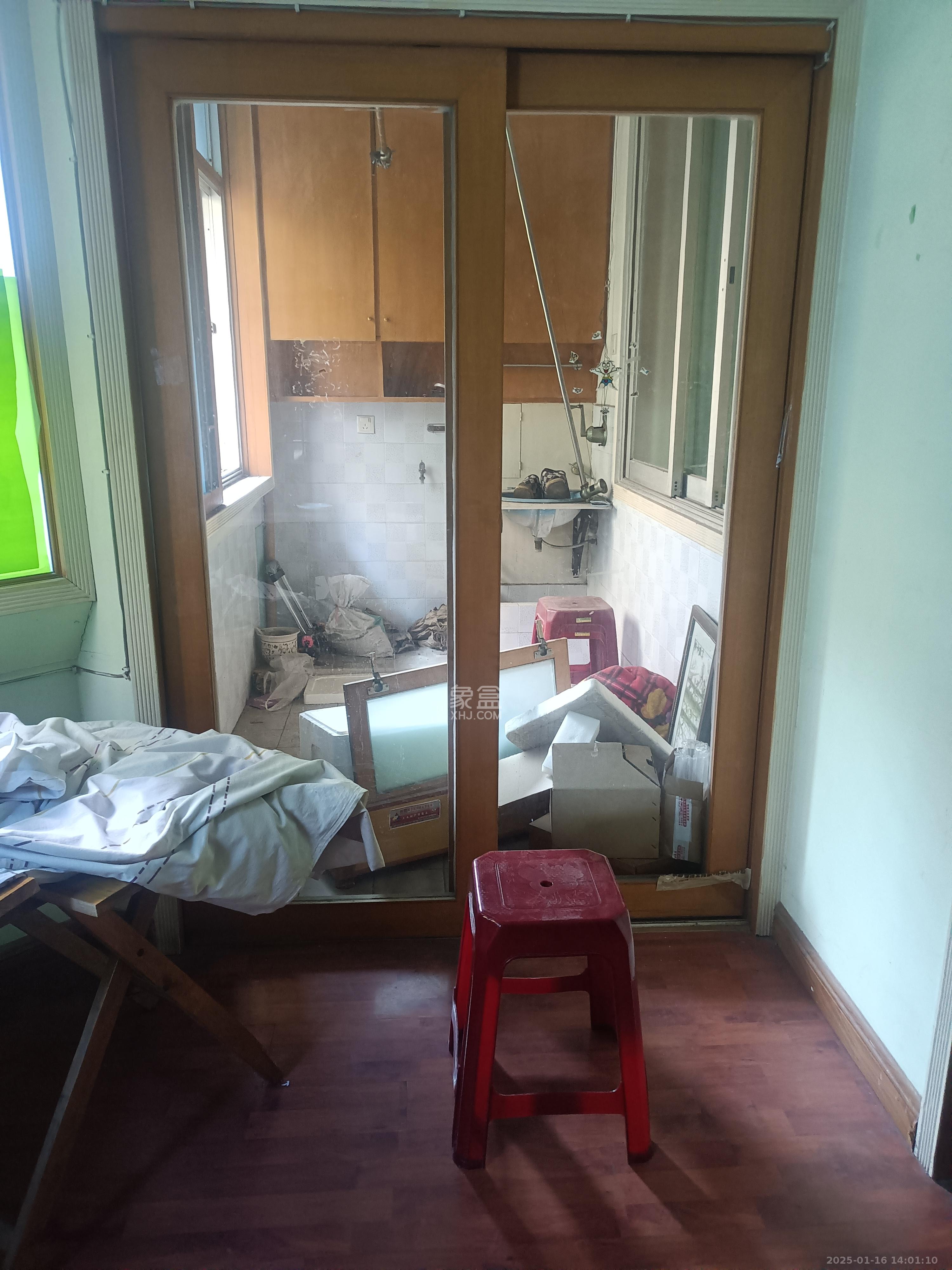 国税局宿舍(三一大道) 3室2厅2卫 2500.0元/月 国税局宿舍(三一大道) 3室2厅2卫 2500.0元/月室内图