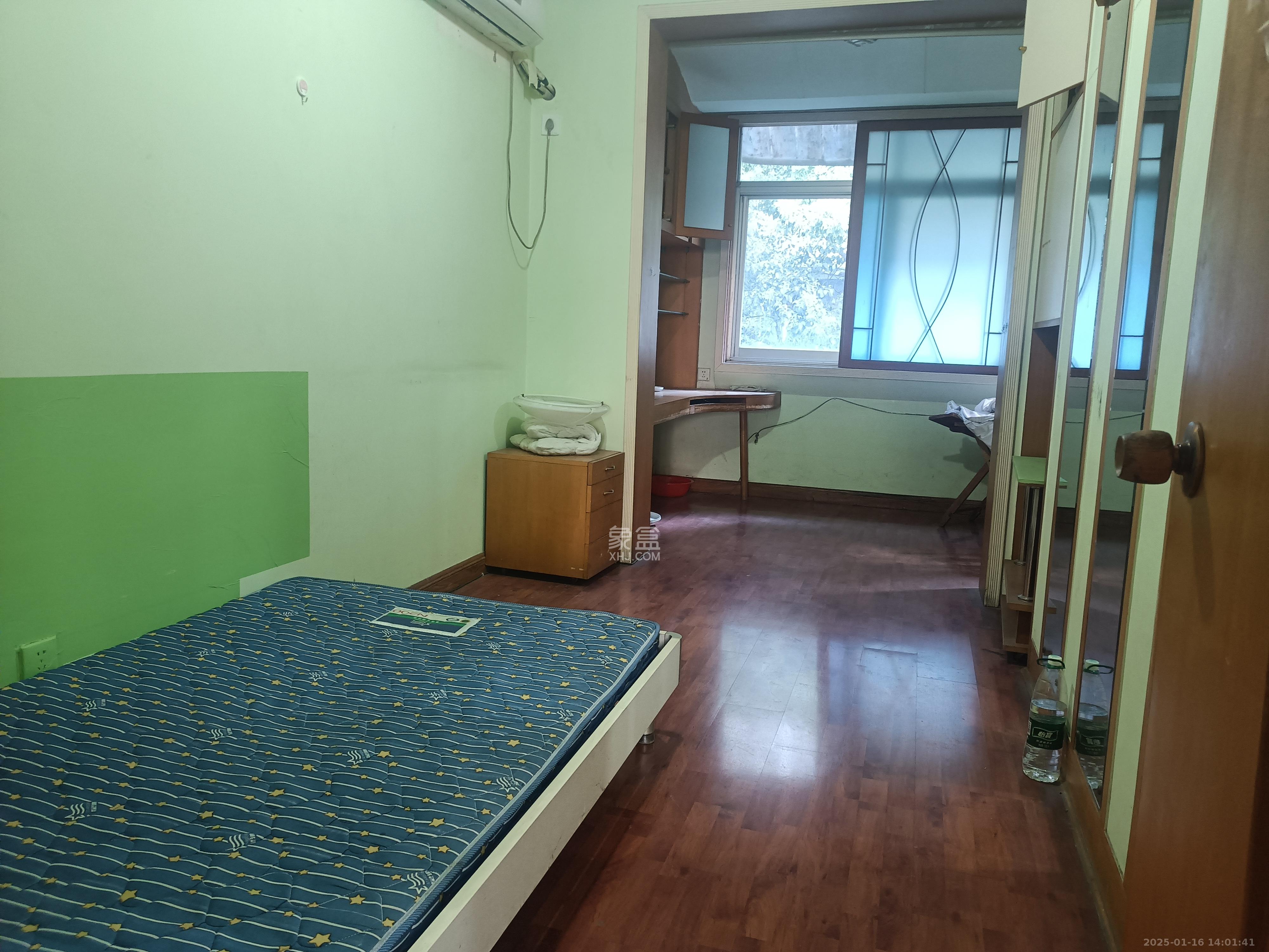 国税局宿舍(三一大道) 3室2厅2卫 2500.0元/月 国税局宿舍(三一大道) 3室2厅2卫 2500.0元/月室内图