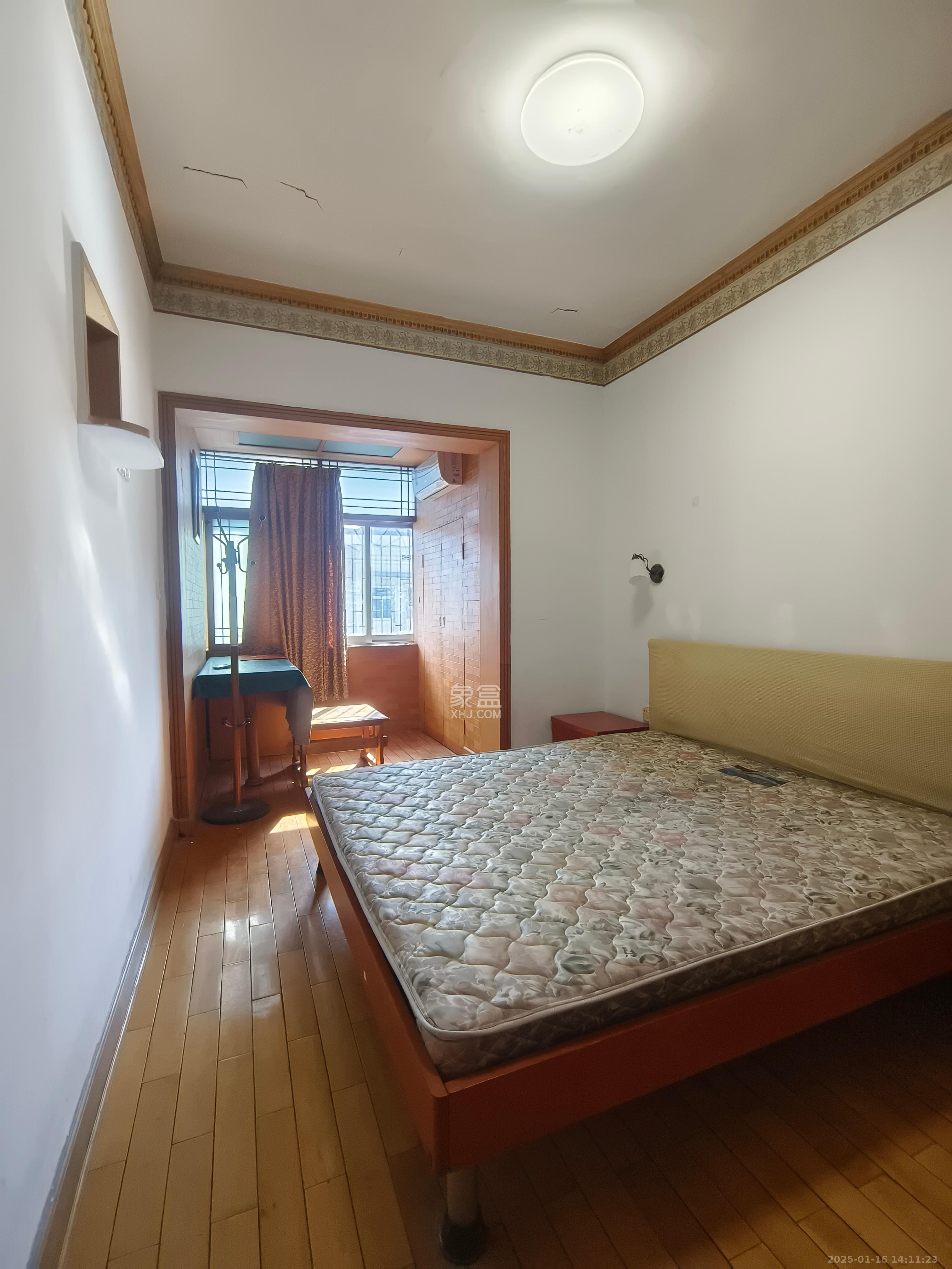 省政府机关梓园住宅区 3室2厅1卫 2700.0元/月 省政府机关梓园住宅区 3室2厅1卫 2700.0元/月室内图