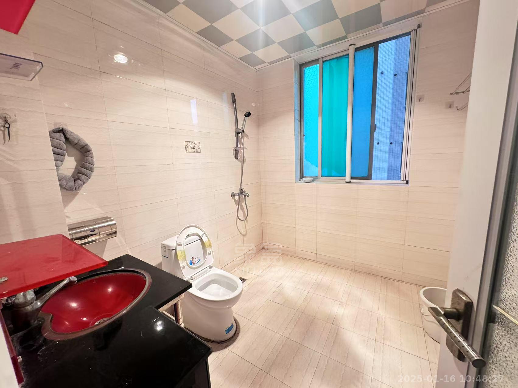 四季花园 3室3厅2卫 1500.0元/月 四季花园 3室3厅2卫 1500.0元/月室内图