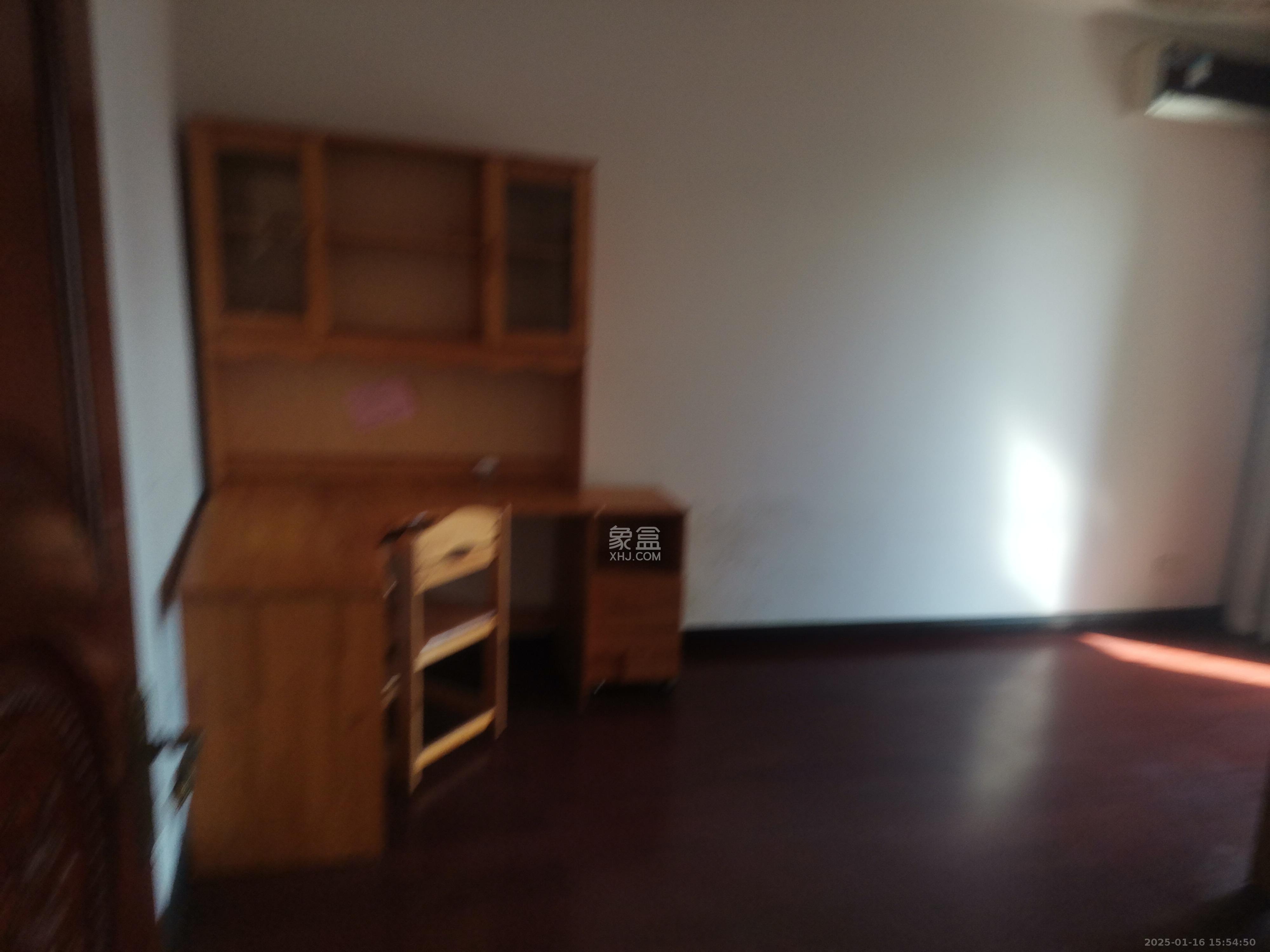 绿城桂花城  5室2厅2卫    7500.0元/月 绿城桂花城  5室2厅2卫    7500.0元/月室内图