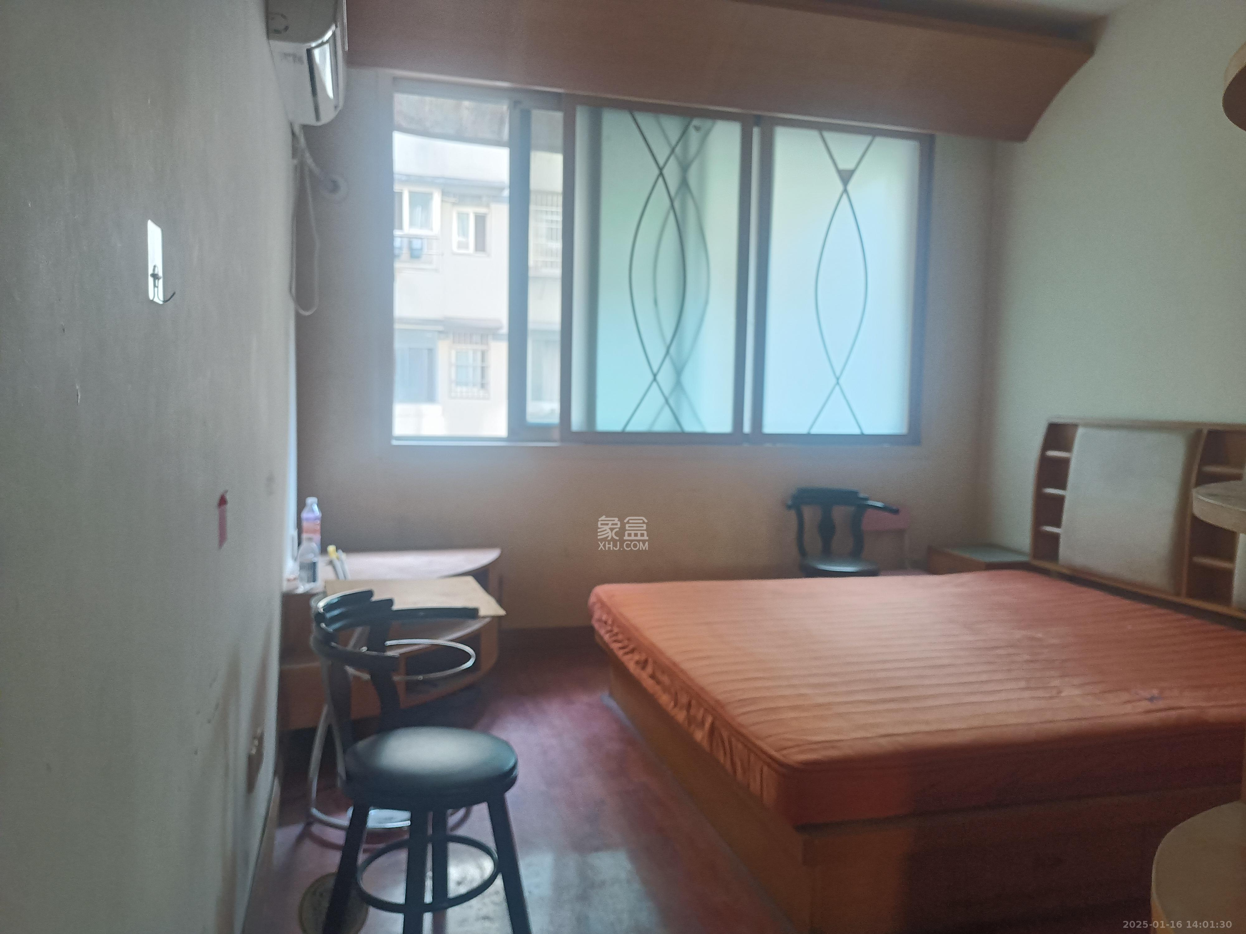 国税局宿舍(三一大道) 3室2厅2卫 2500.0元/月 国税局宿舍(三一大道) 3室2厅2卫 2500.0元/月室内图