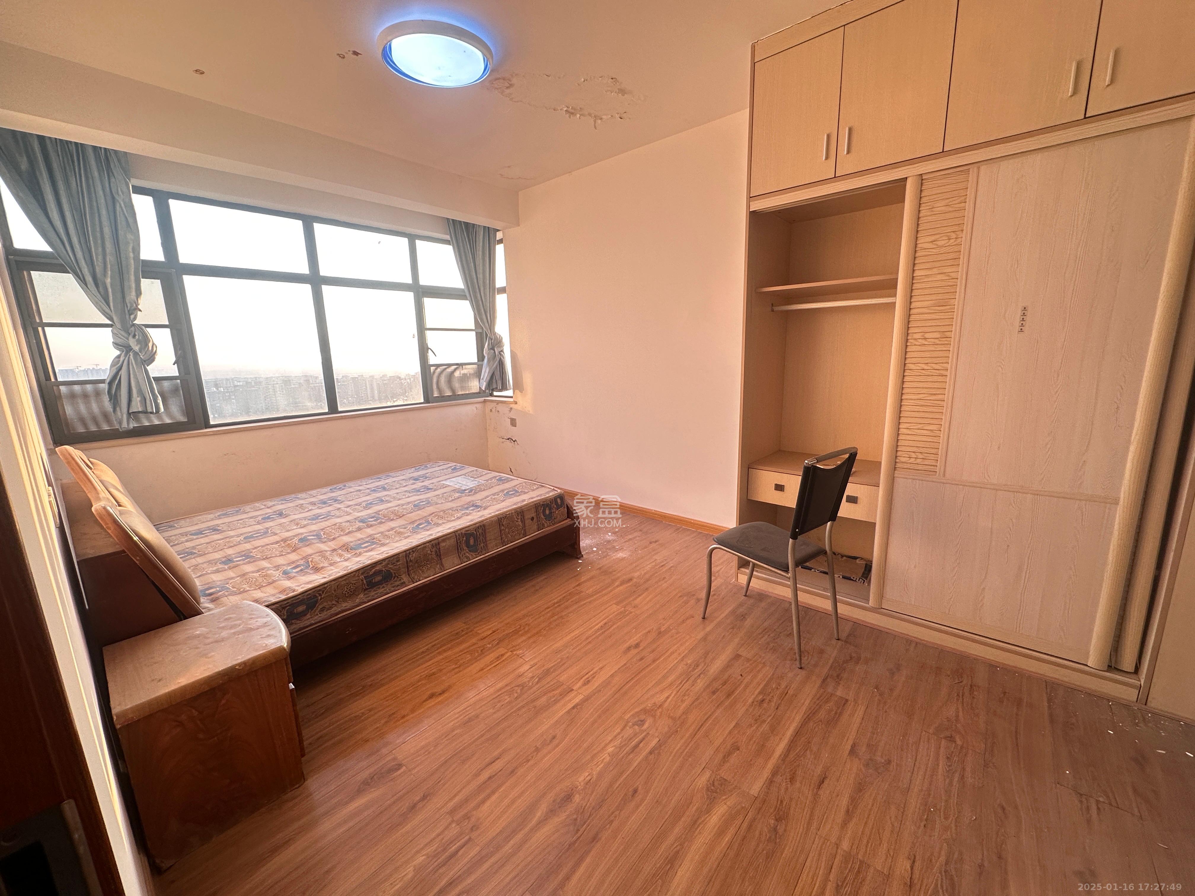 湘水熙园  4室2厅2卫   2900.00元/月室内图