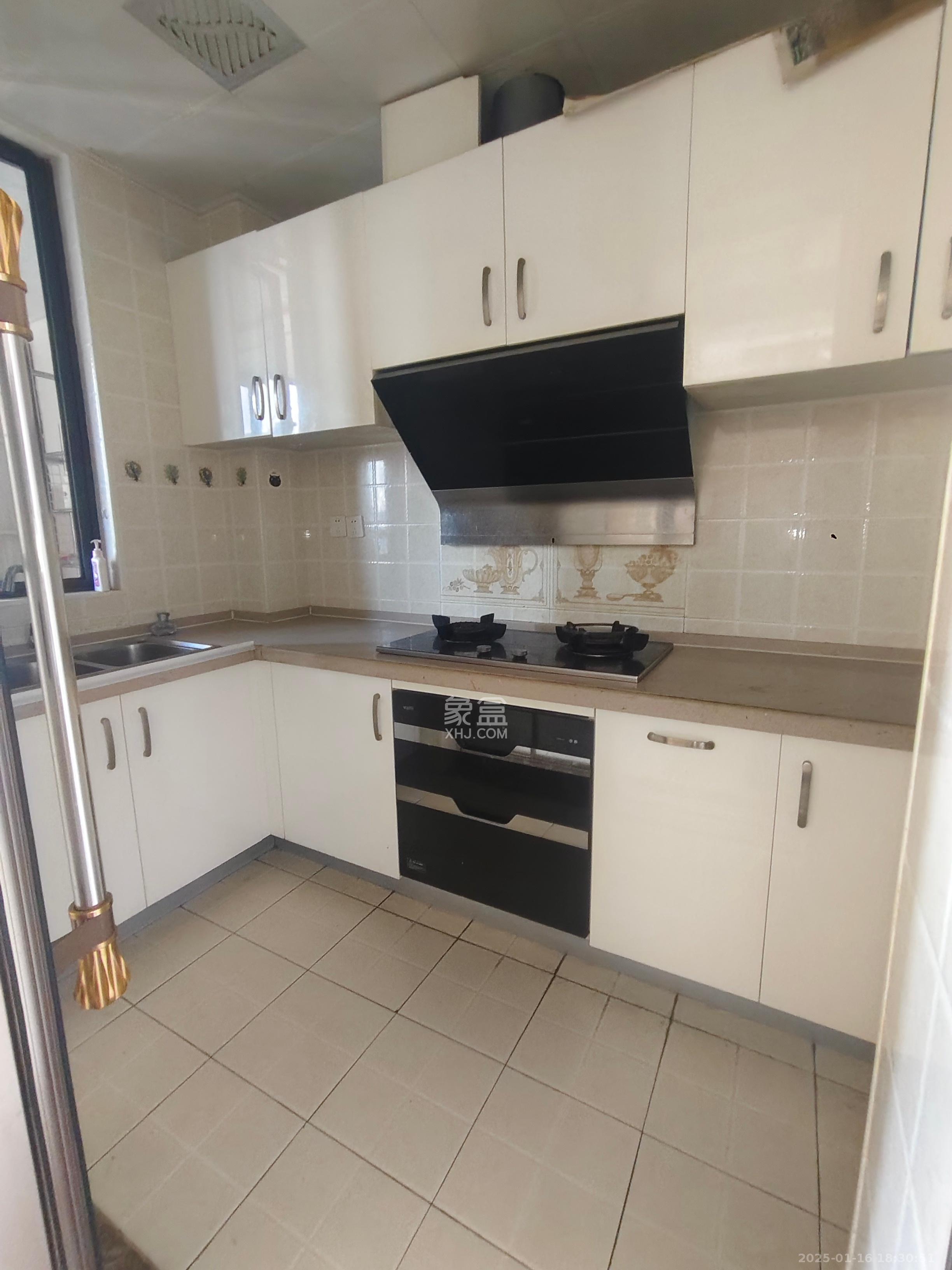 长房半岛蓝湾(观山月) 3室2厅2卫 3000.0元/月 长房半岛蓝湾(观山月) 3室2厅2卫 3000.0元/月室内图