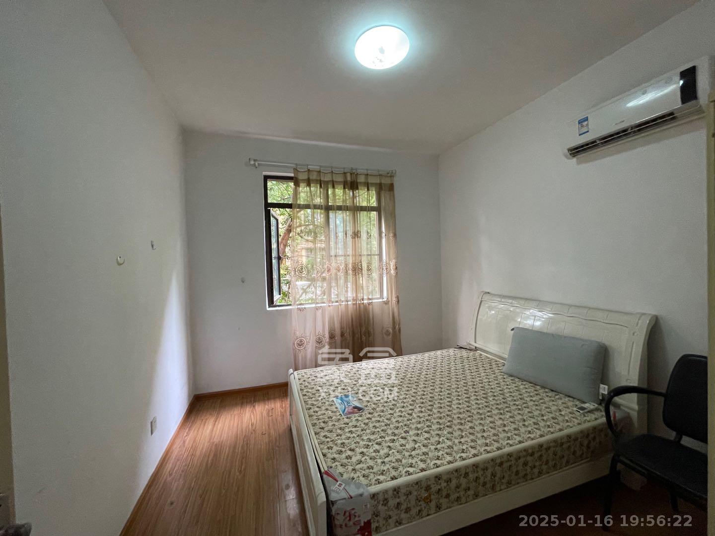 融科檀香山(融科紫檀、香山国际) 4室2厅2卫 6000.0元/月 融科檀香山(融科紫檀、香山国际) 4室2厅2卫 6000.0元/月室内图