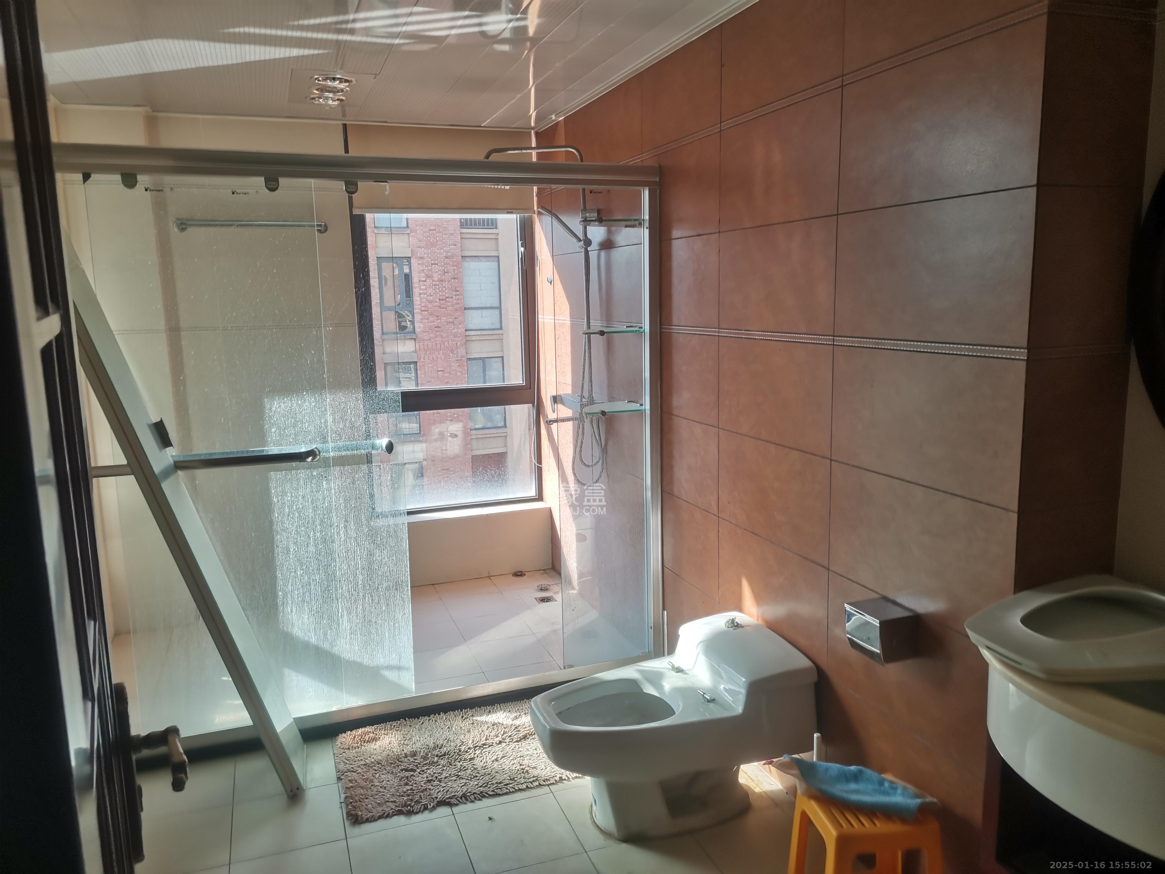 绿城桂花城  5室2厅2卫    7500.0元/月 绿城桂花城  5室2厅2卫    7500.0元/月室内图