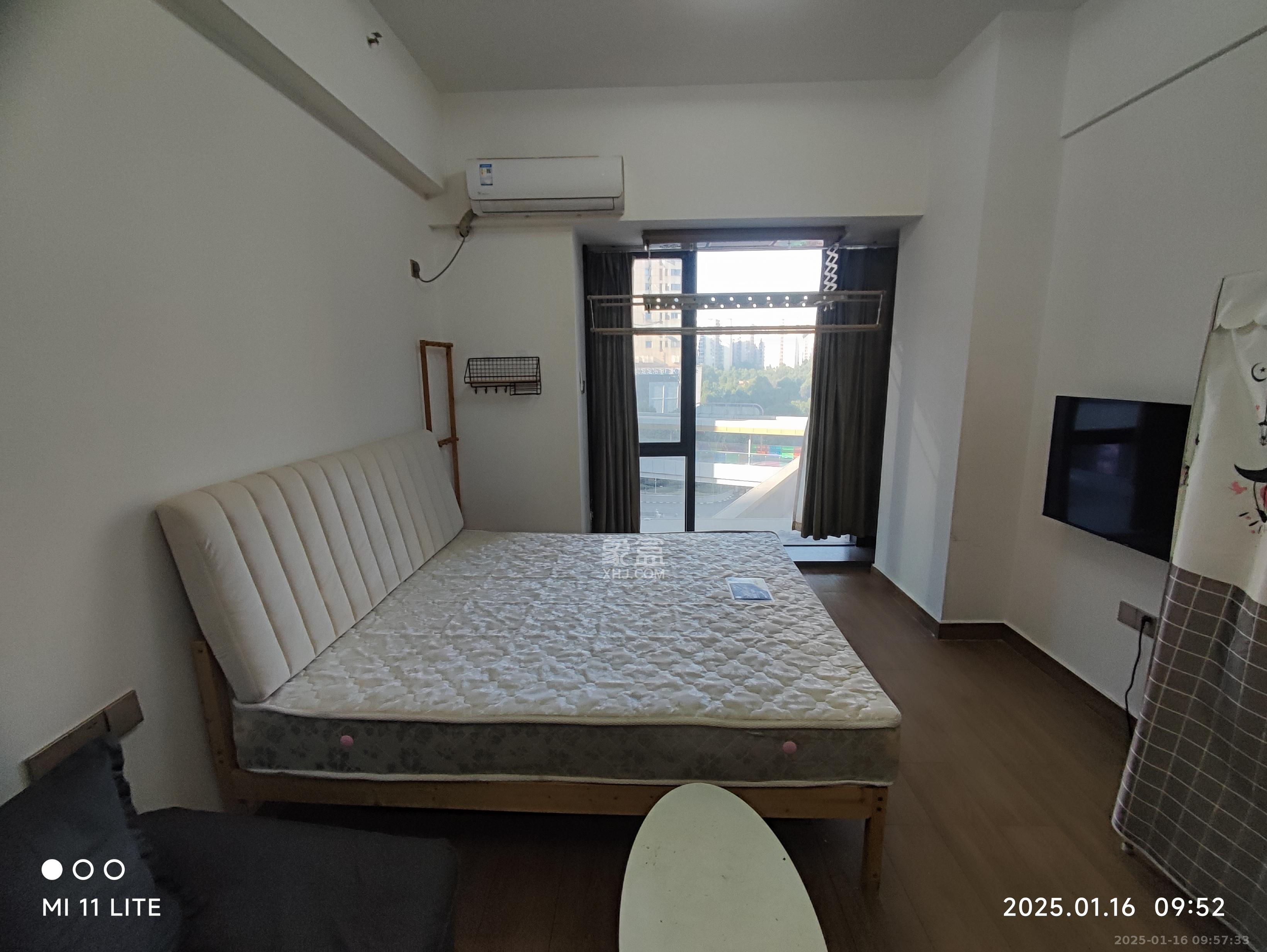万润时光里  1室1厅1卫   1600.00元/月室内图