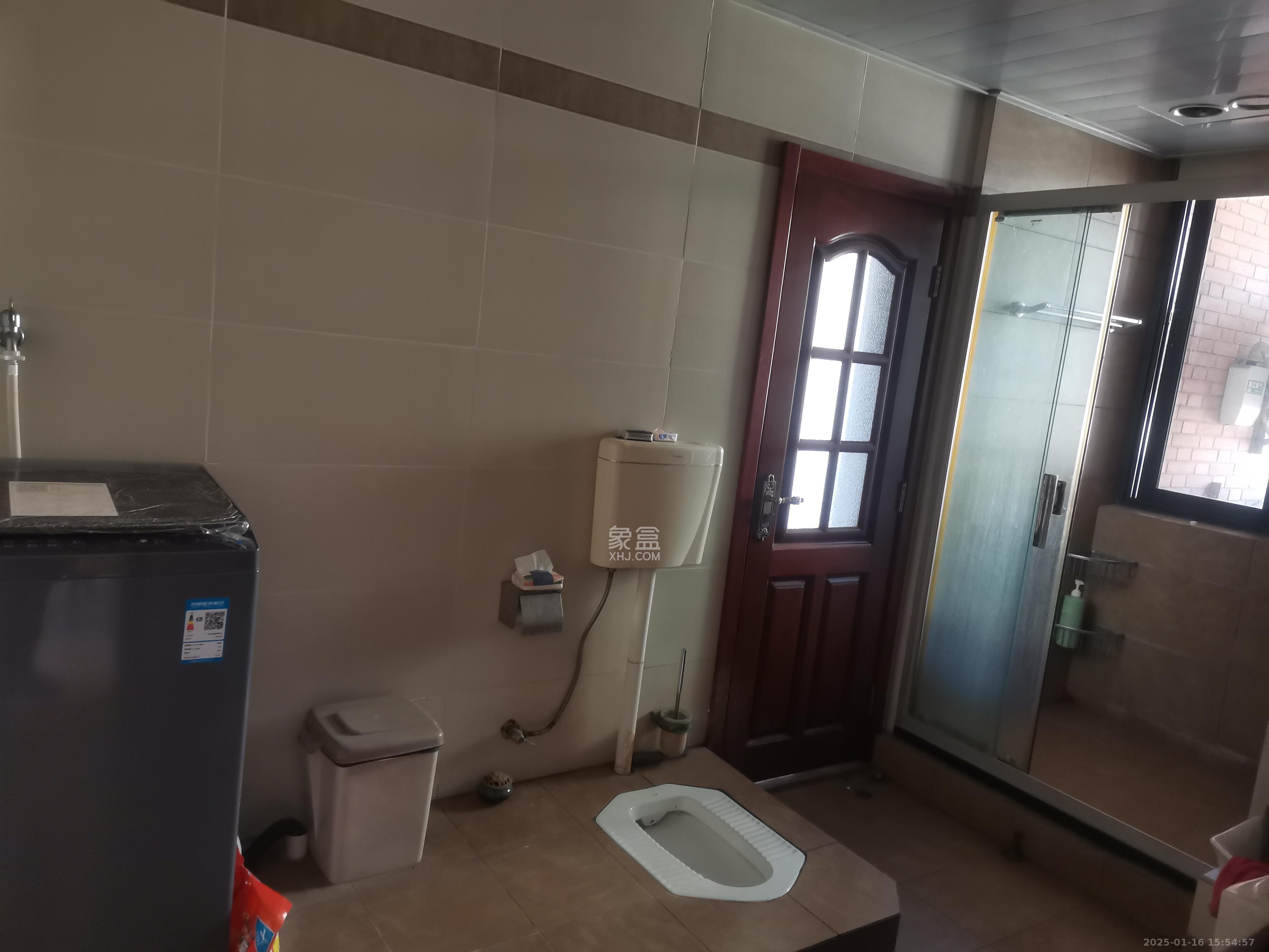 绿城桂花城  5室2厅2卫    7500.0元/月 绿城桂花城  5室2厅2卫    7500.0元/月室内图