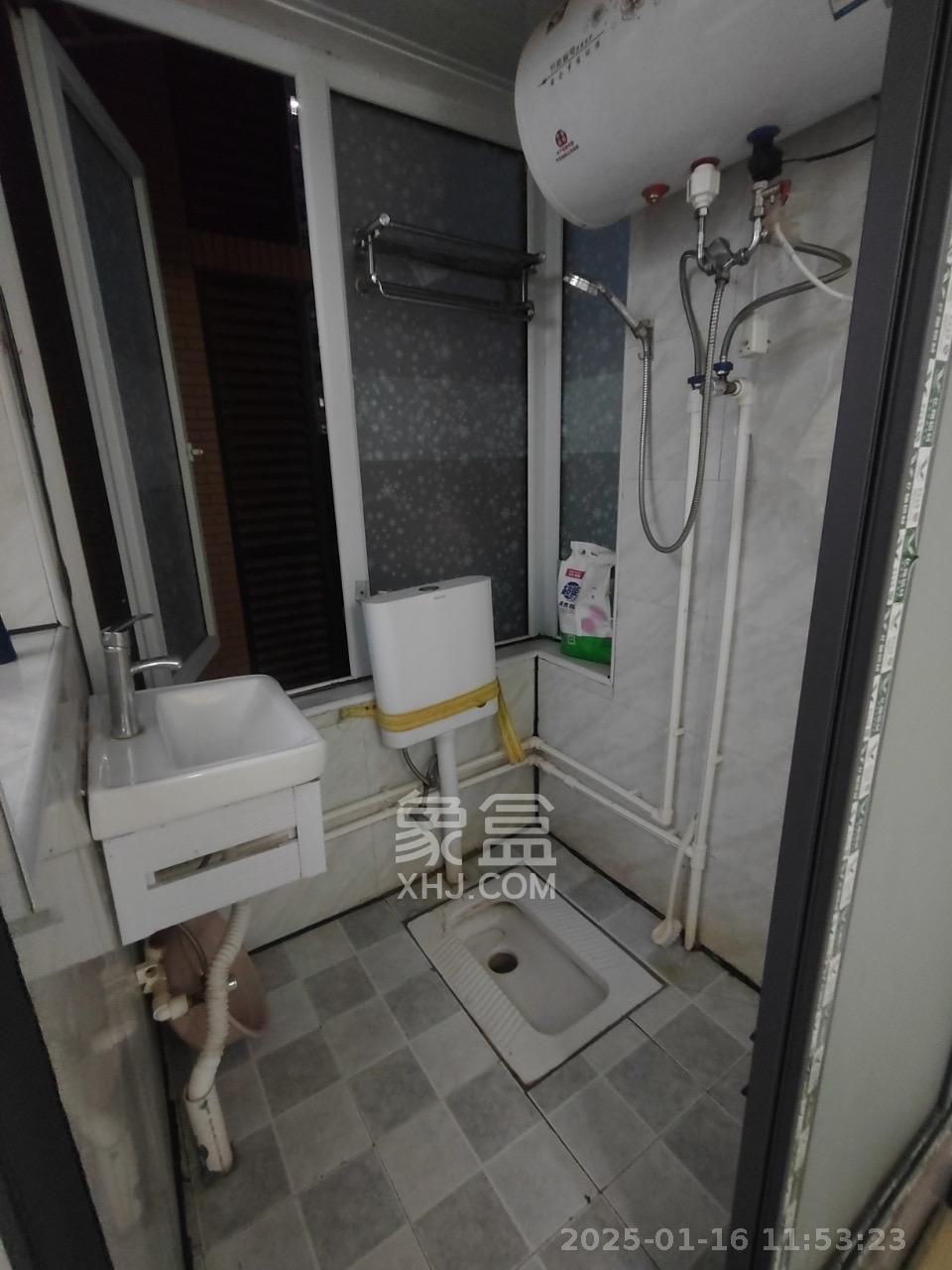 丽发新城 1室2厅2卫 1300.0元/月 丽发新城 1室2厅2卫 1300.0元/月室内图